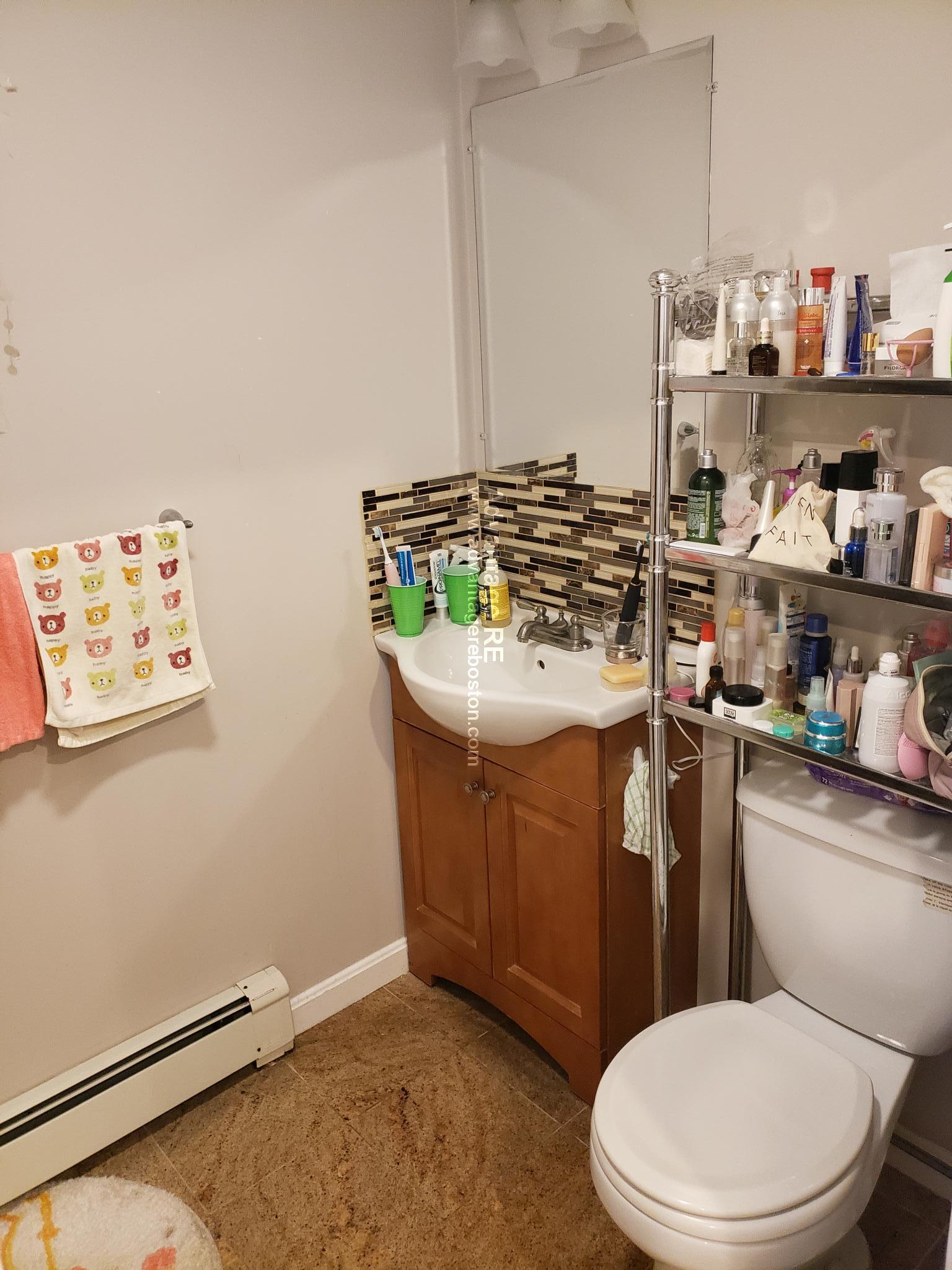 4 bed, 2 bath apartment for rent at 115 Glenville Ave Unit HOUSE, Allston — photo 8 of 16