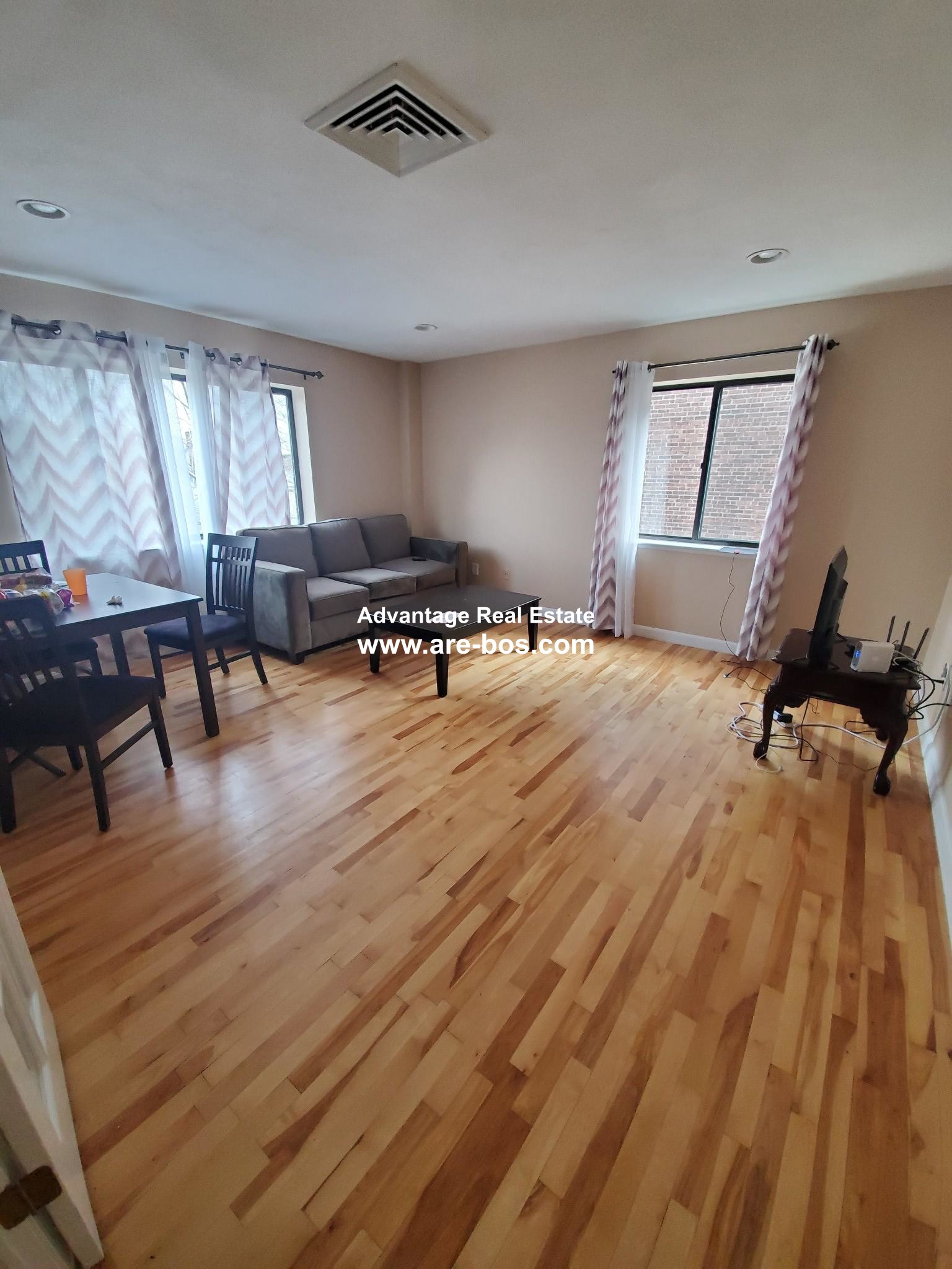 276 Chestnut Hill Ave, Brighton