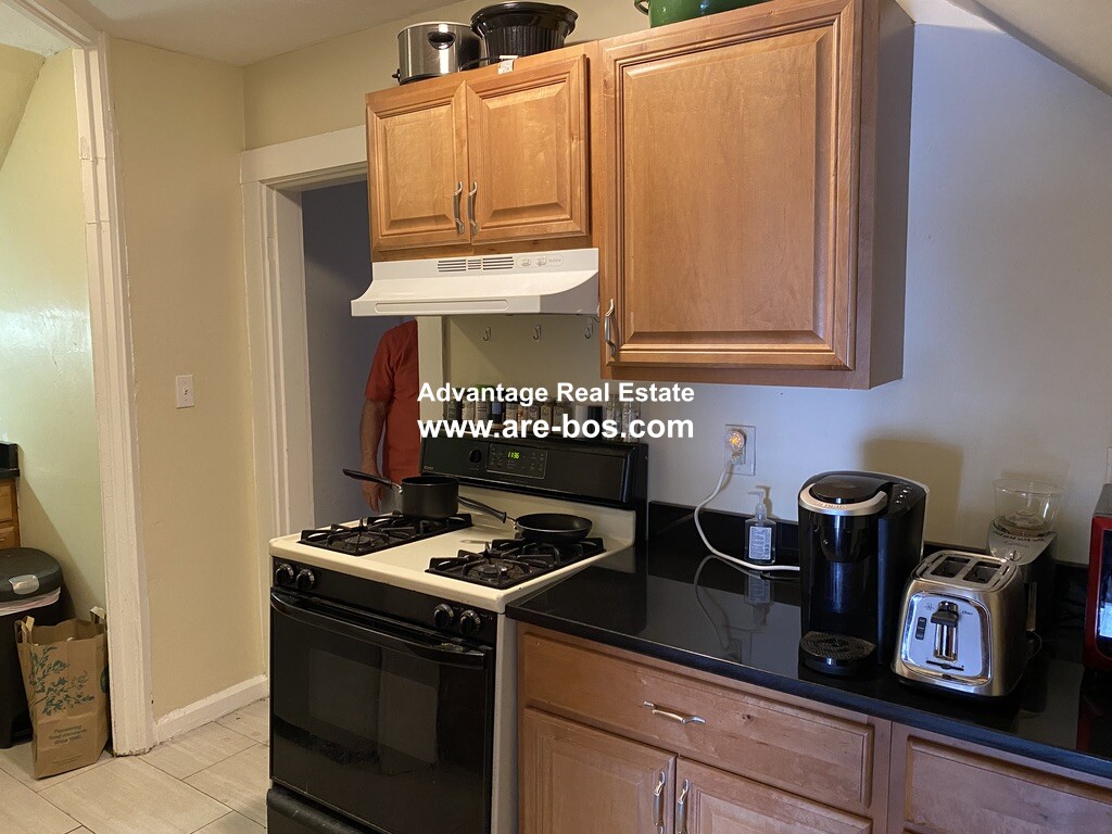 2 bed, 1 bath apartment for rent at 24 Boulevard Terr Unit 3, Brighton — photo 11 of 12