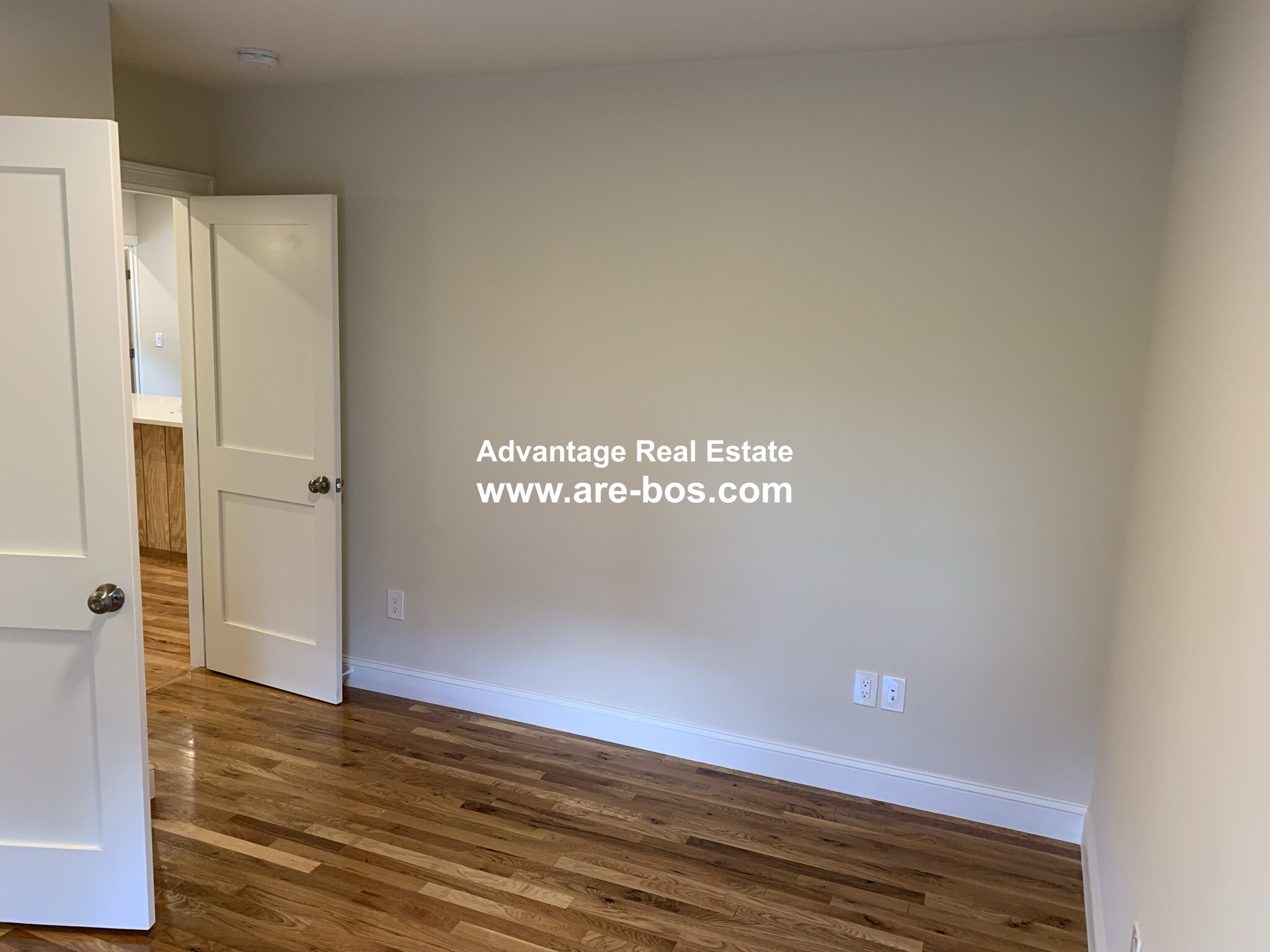 5 bed, 2.5 bath apartment for rent at 217 Fulton St Unit 2, Medford — photo 18 of 39