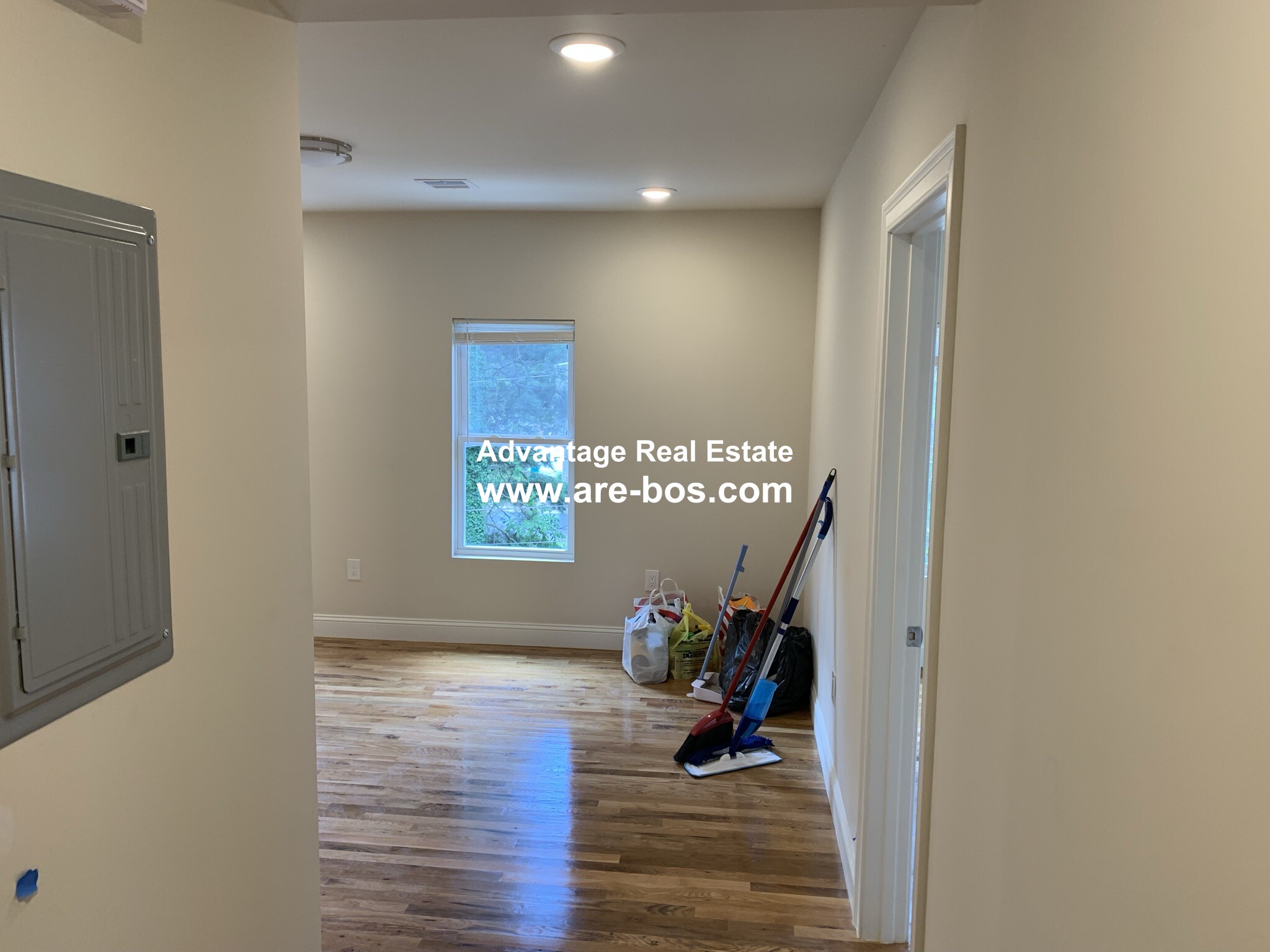5 bed, 2.5 bath apartment for rent at 217 Fulton St Unit 2, Medford — photo 5 of 39
