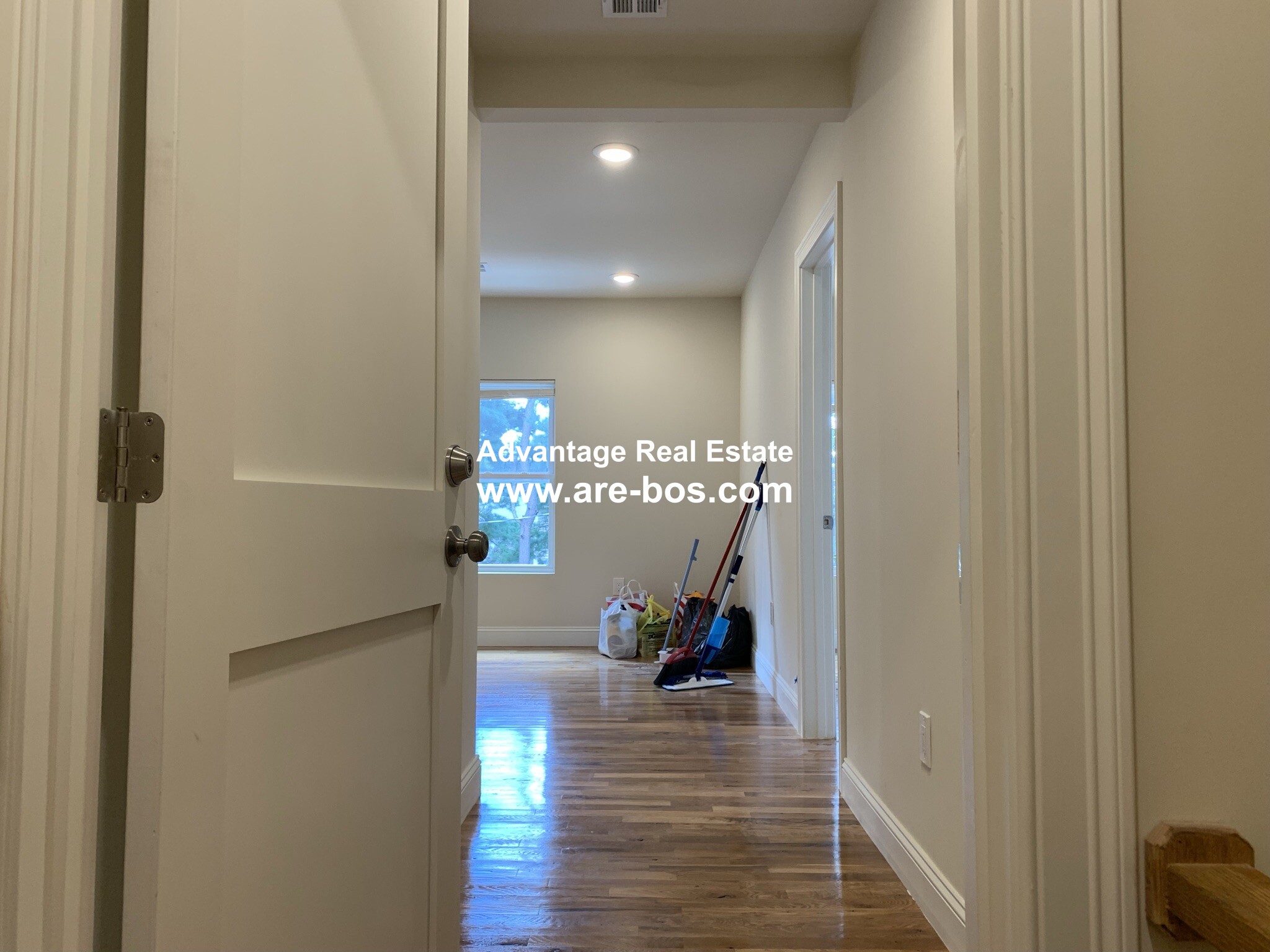5 bed, 2.5 bath apartment for rent at 217 Fulton St Unit 2, Medford — photo 2 of 39