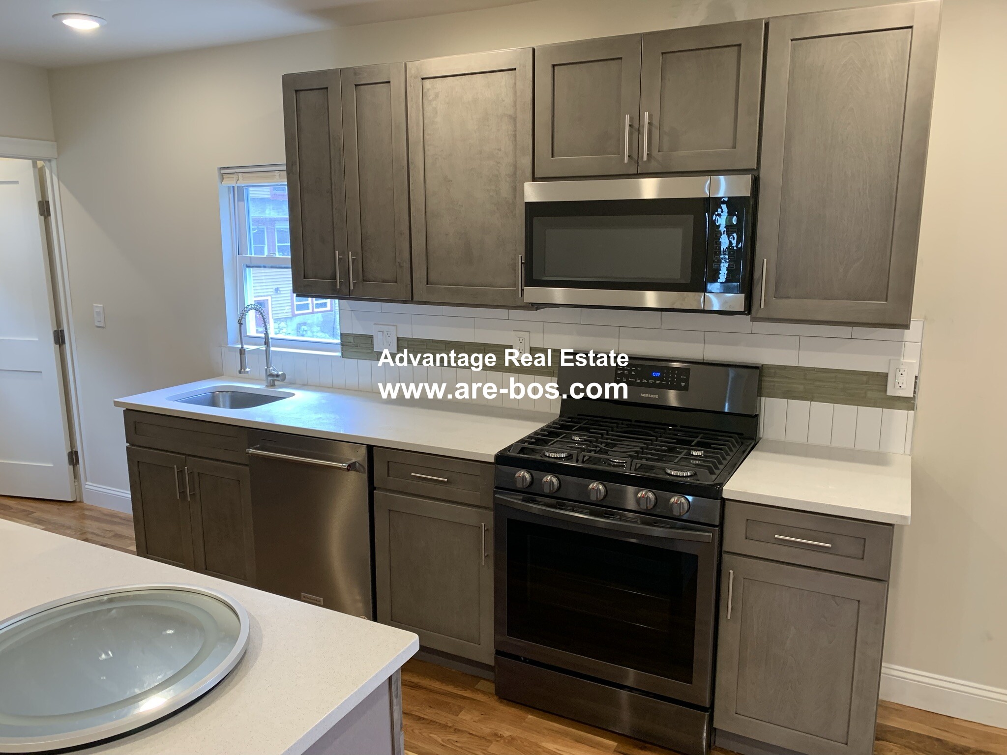 5 bed, 2.5 bath apartment for rent at 217 Fulton St Unit 2, Medford — photo 15 of 39