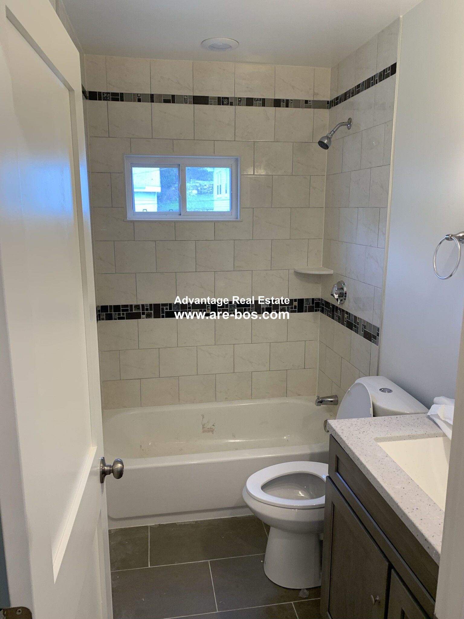 5 bed, 2.5 bath apartment for rent at 217 Fulton St Unit 2, Medford — photo 20 of 39