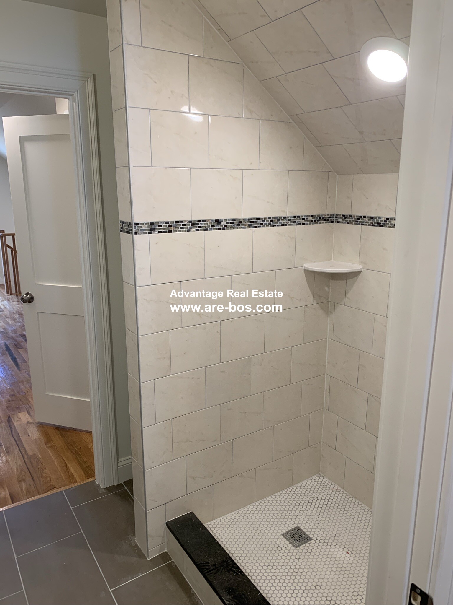 5 bed, 2.5 bath apartment for rent at 217 Fulton St Unit 2, Medford — photo 32 of 39