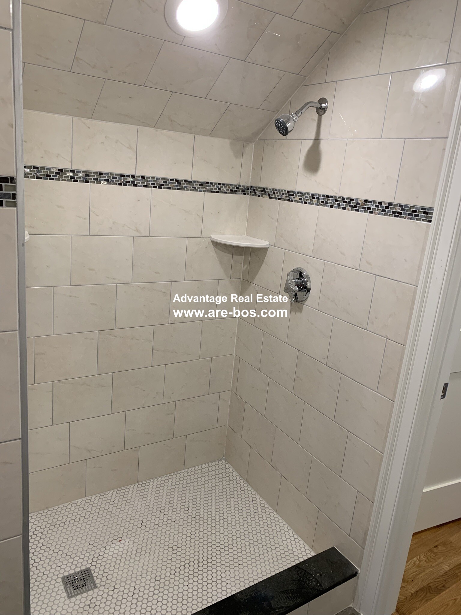 5 bed, 2.5 bath apartment for rent at 217 Fulton St Unit 2, Medford — photo 34 of 39