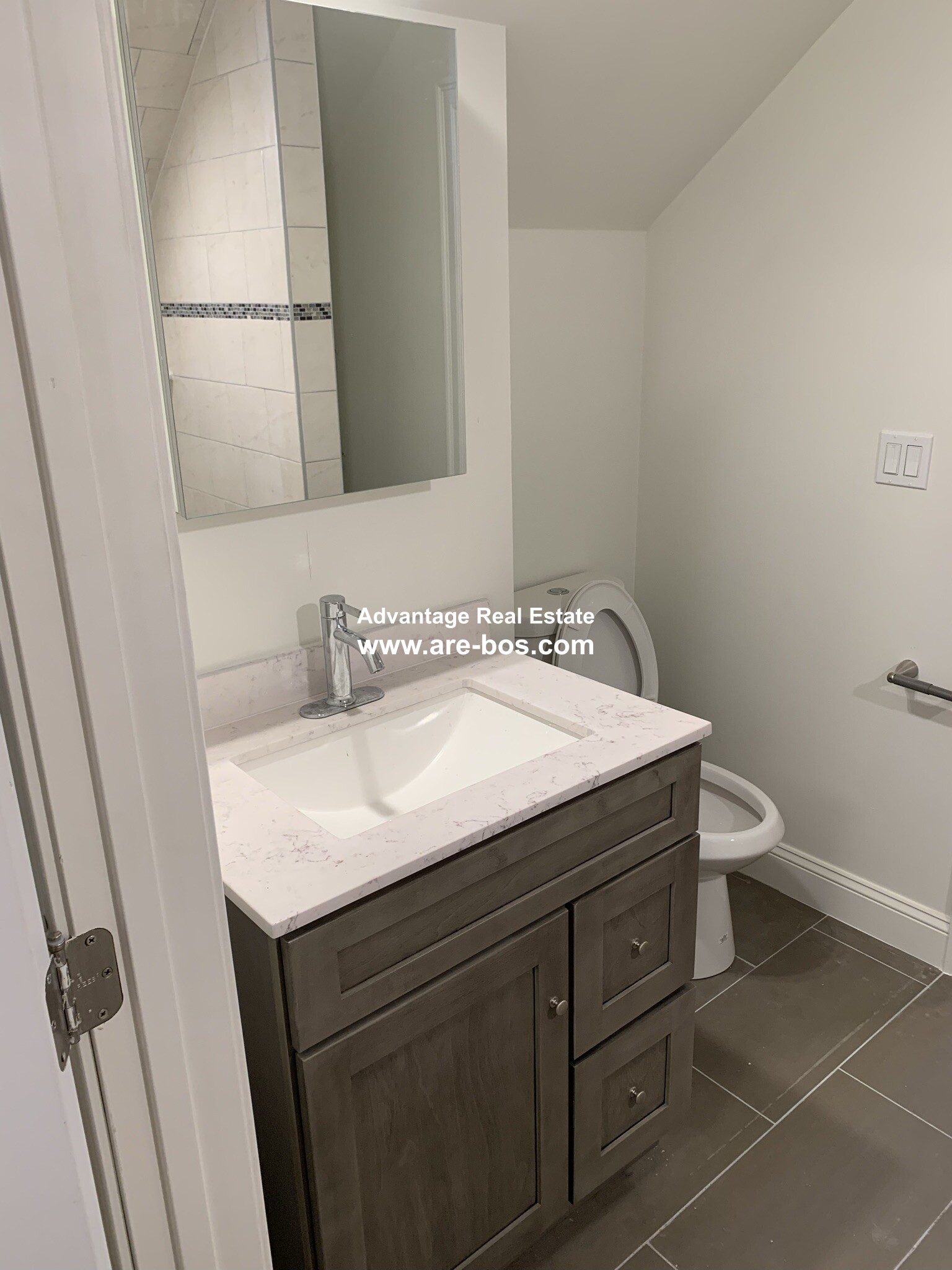 5 bed, 2.5 bath apartment for rent at 217 Fulton St Unit 2, Medford — photo 33 of 39