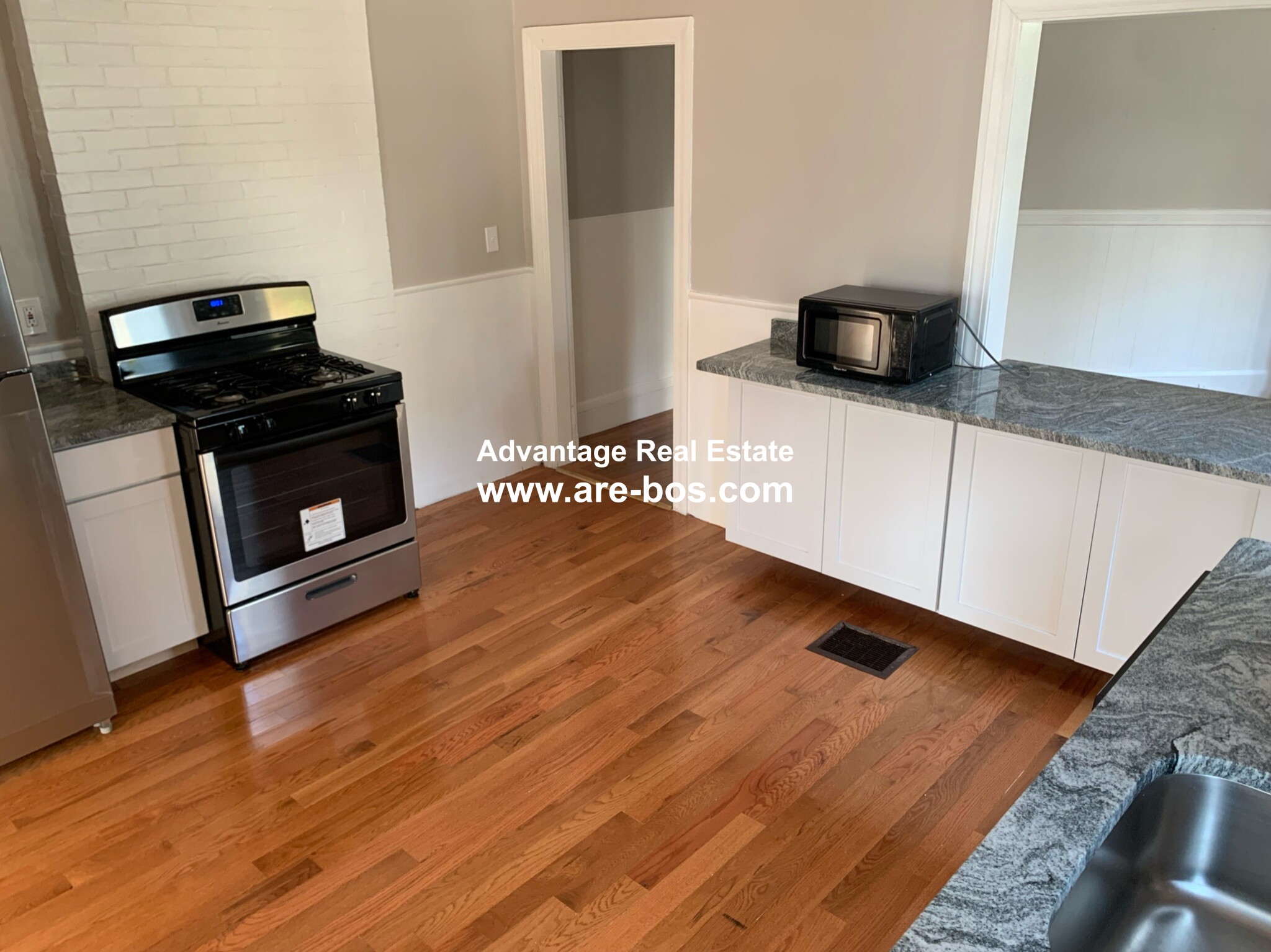 3 bed, 1 bath apartment for rent at 3 Fifield, Watertown — photo 15 of 39