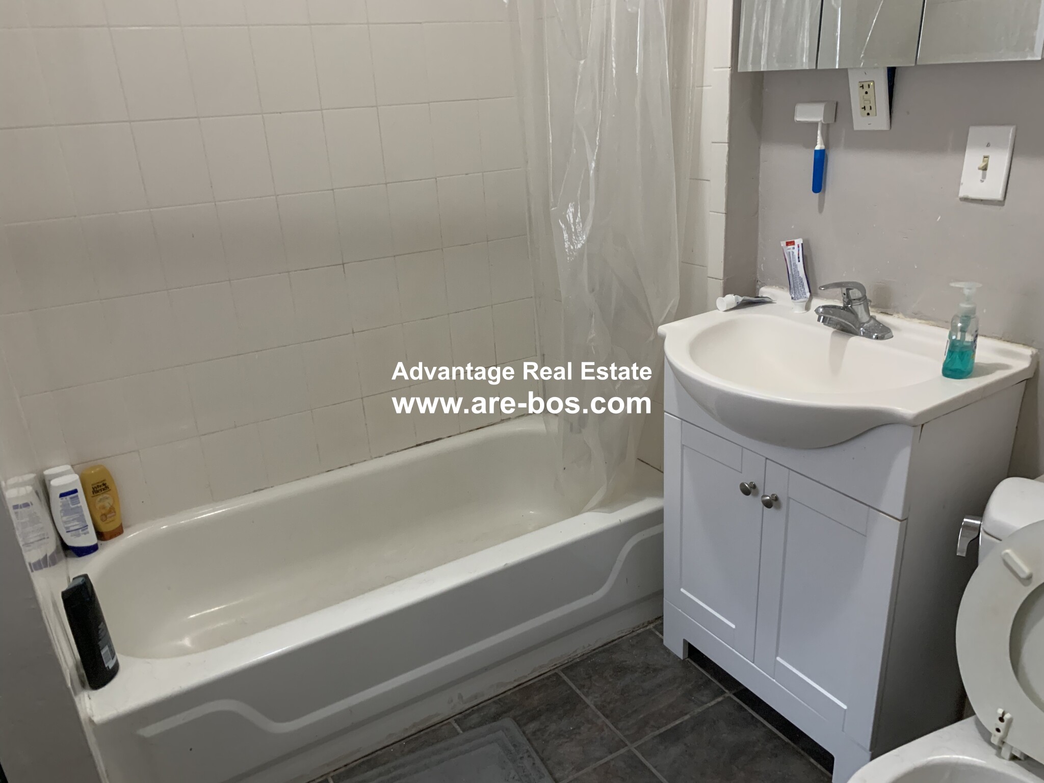 2 bed, 1 bath apartment for rent at 1066 Commonwealth Ave Unit 33, Allston — photo 9 of 36