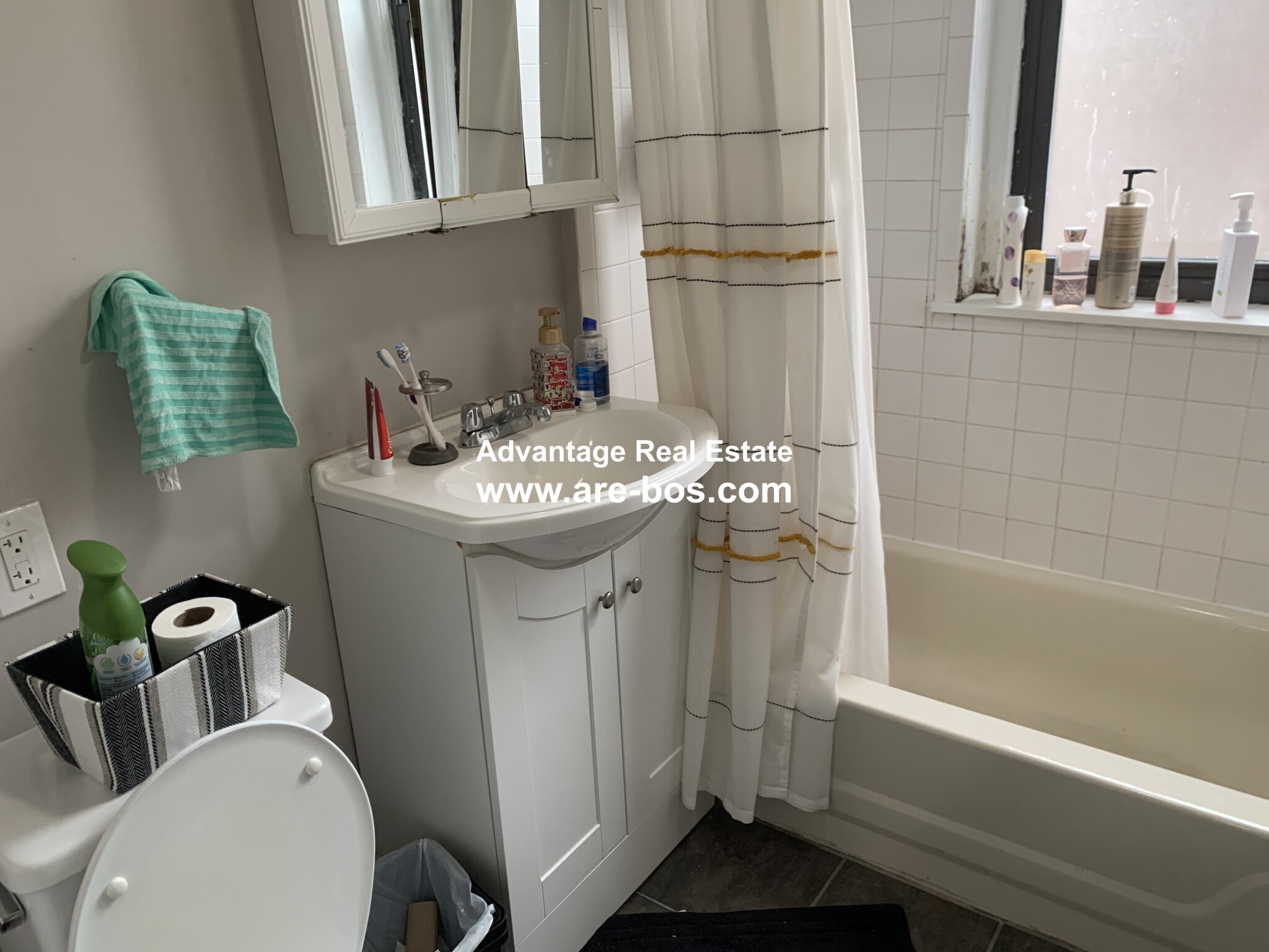 2 bed, 1 bath apartment for rent at 1066 Commonwealth Ave Unit 54, Allston — photo 2 of 40