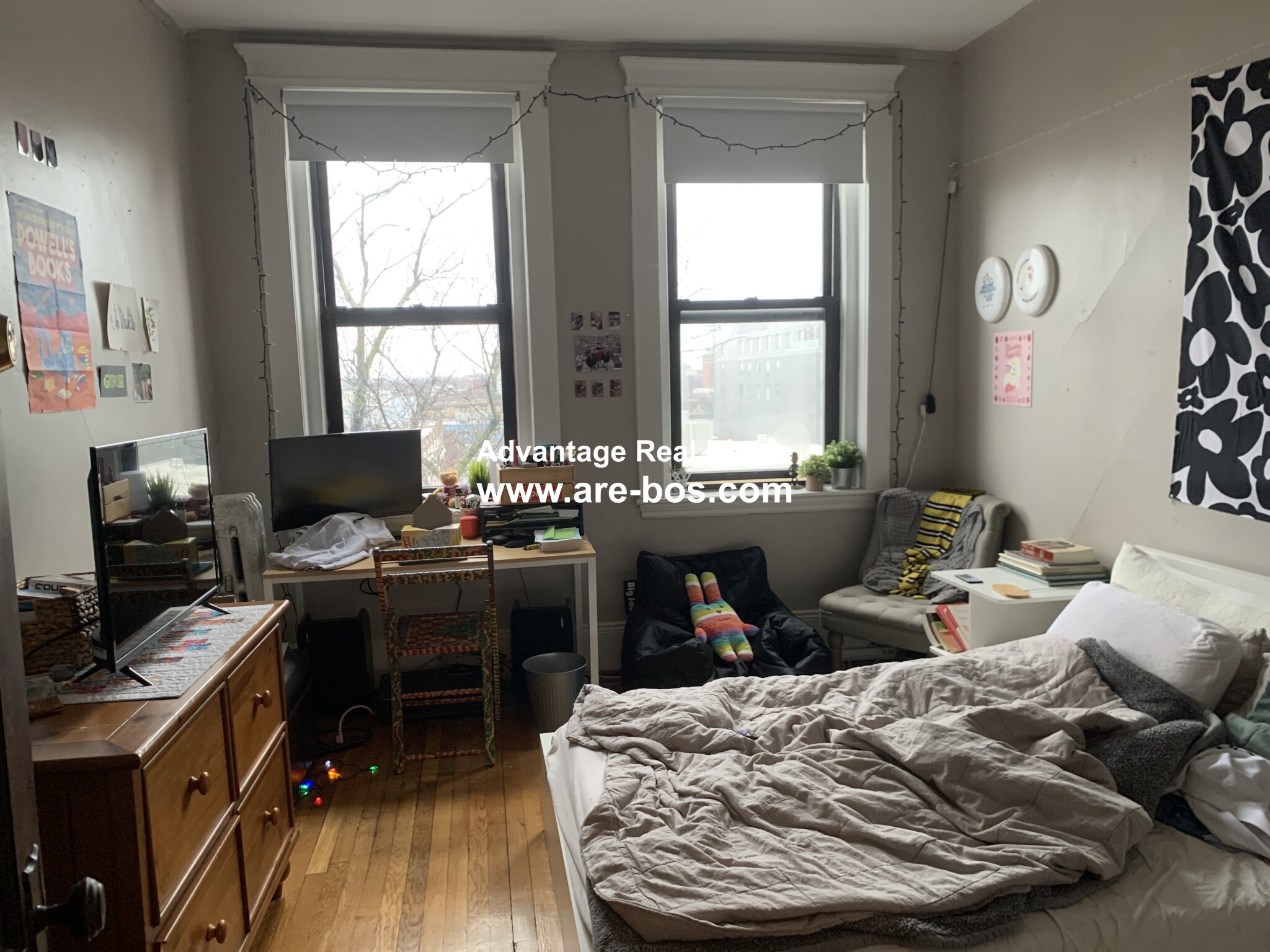 3 bed, 1 bath apartment for rent at 1066 Commonwealth Ave Unit 61, Allston — photo 1 of 27