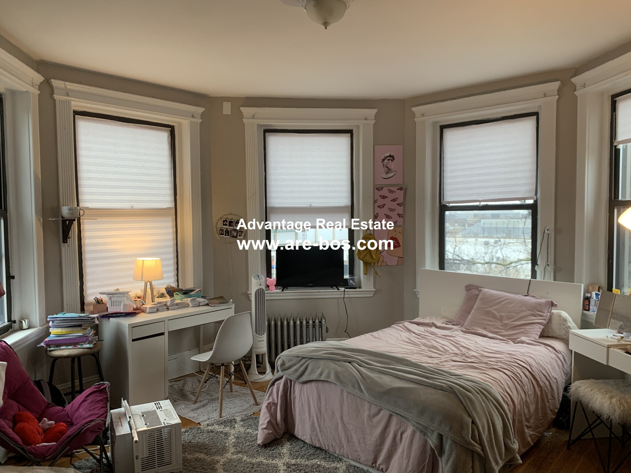 3 bed, 1 bath apartment for rent at 1066 Commonwealth Ave Unit 61, Allston — photo 2 of 27