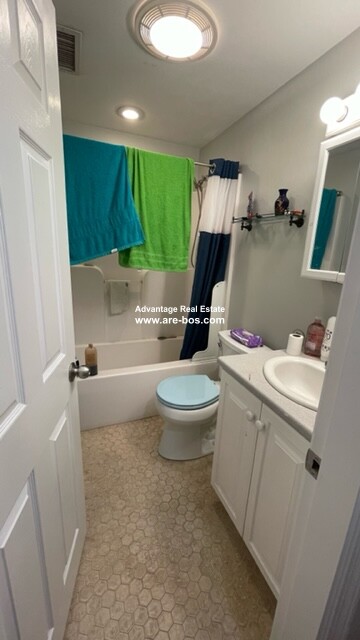 11 Kinross Rd, Brighton