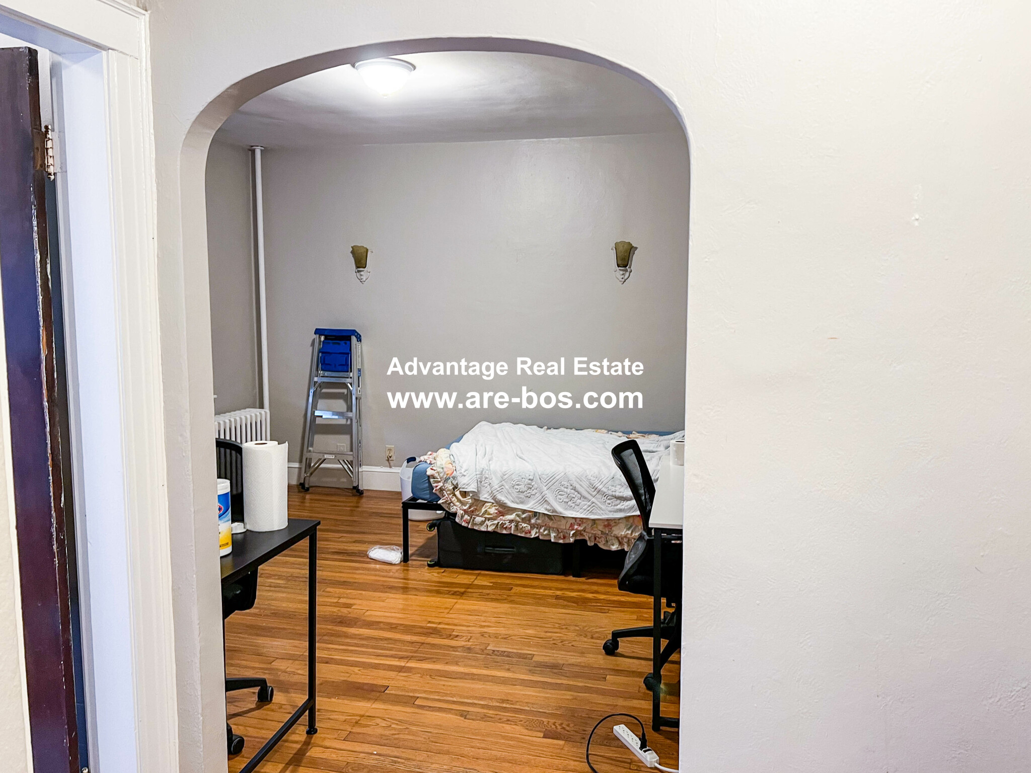 Studio bed, 1 bath apartment for rent at 27 Lanark Rd Unit 11, Brighton — photo 3 of 14