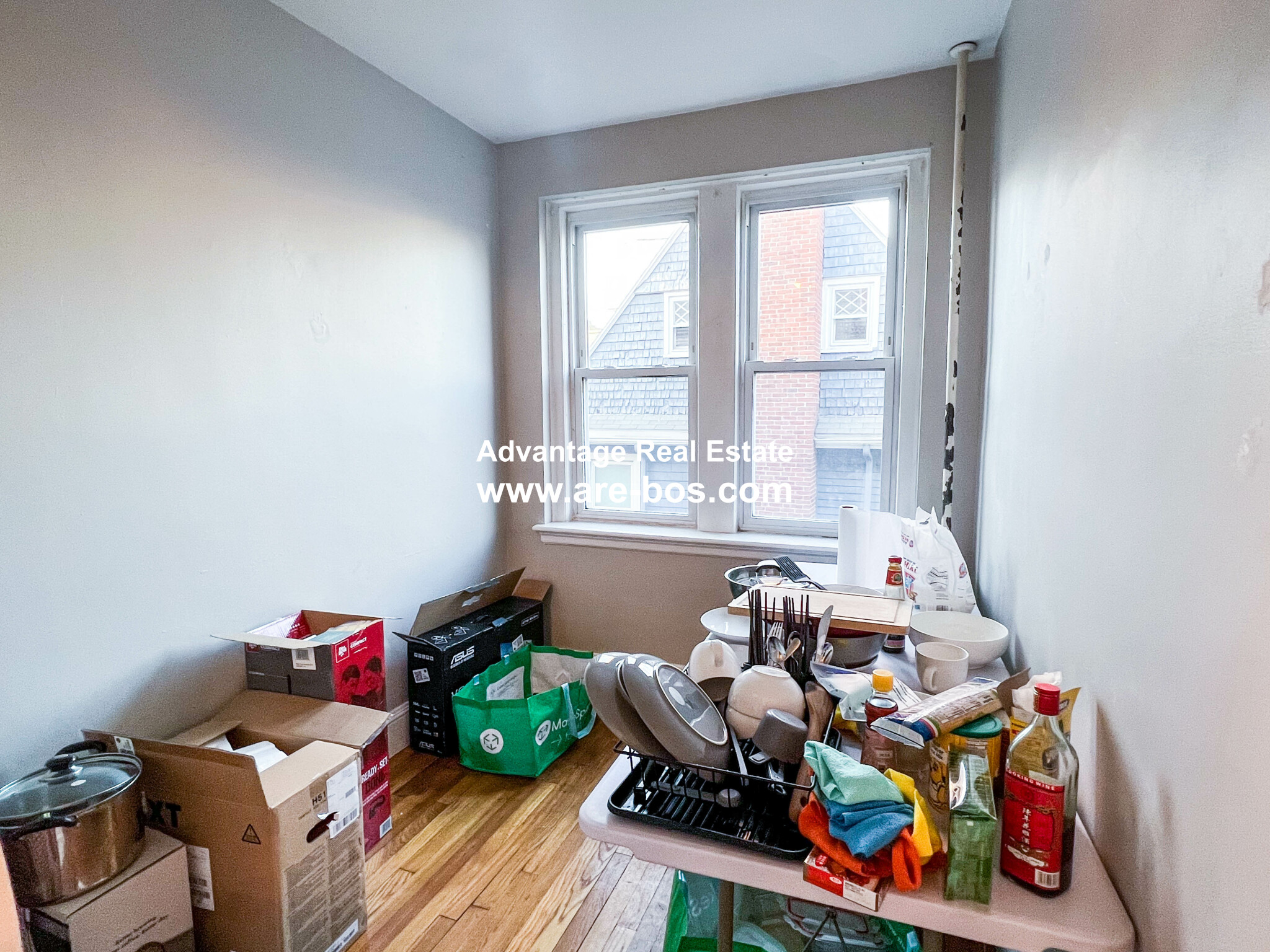 Studio bed, 1 bath apartment for rent at 27 Lanark Rd Unit 11, Brighton — photo 2 of 14