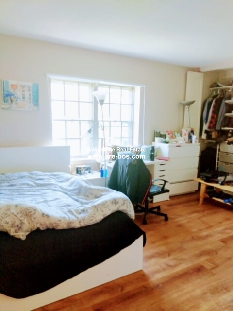 34 Lake Shore Ter, Brighton