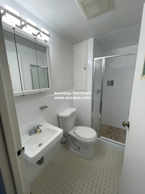 34 Lake Shore Ter, Brighton