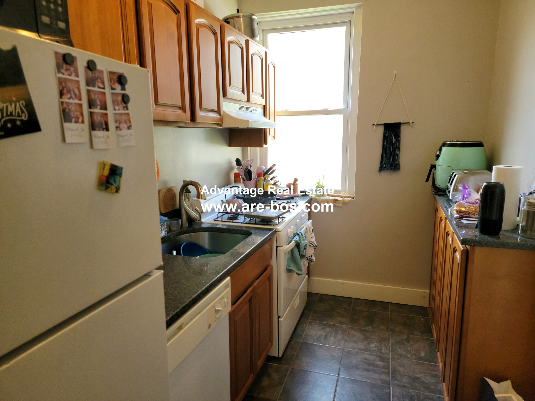 https://ygl-photos.s3.us-west-004.backblazeb2.com/221W628275b82d117.jpg