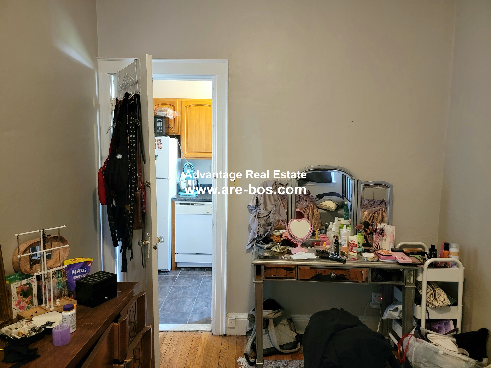 https://ygl-photos.s3.us-west-004.backblazeb2.com/221W628276de8c3d0.jpg