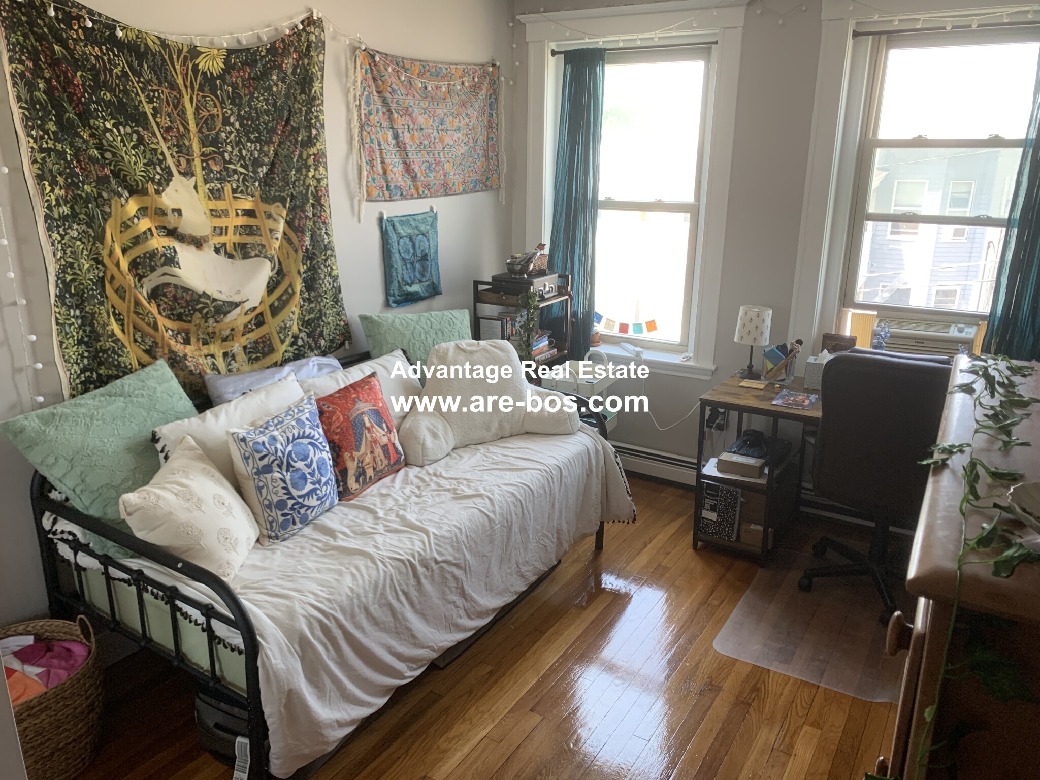 https://ygl-photos.s3.us-west-004.backblazeb2.com/221W628e517518019.jpg