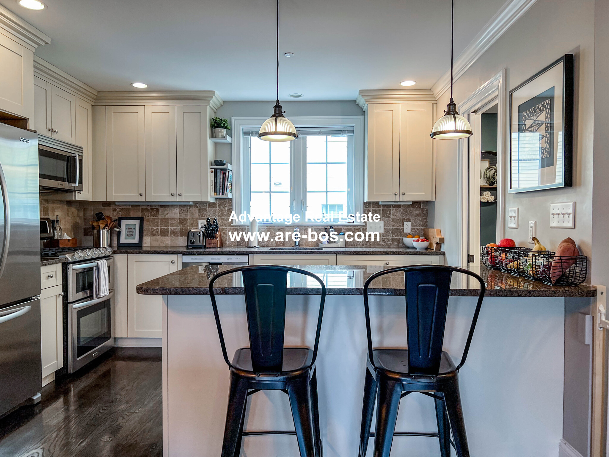 77 Dresser St, South Boston