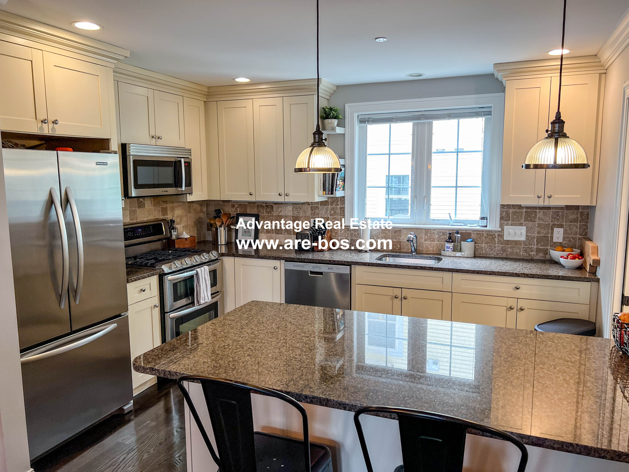 77 Dresser St, South Boston