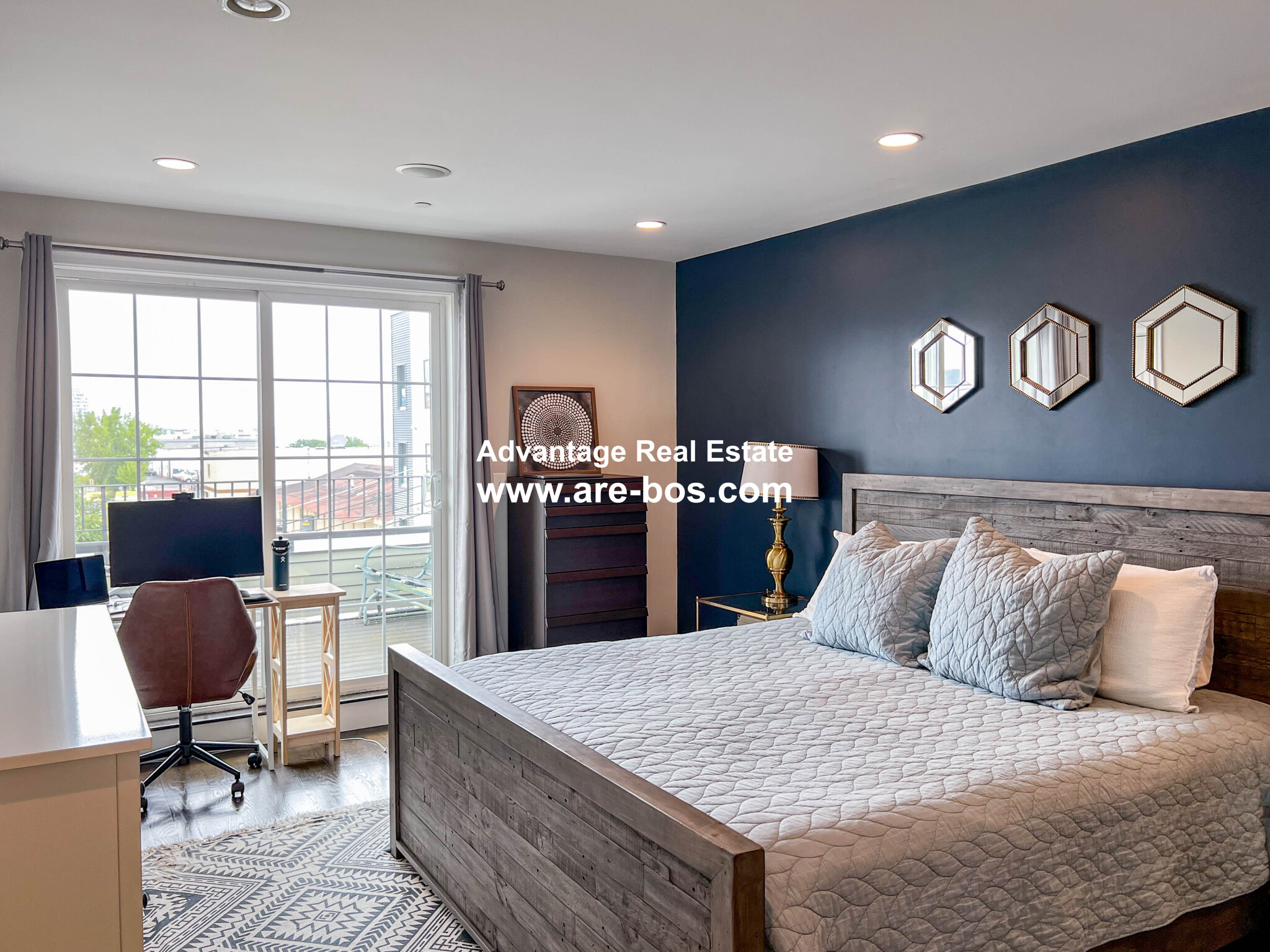 77 Dresser St, South Boston