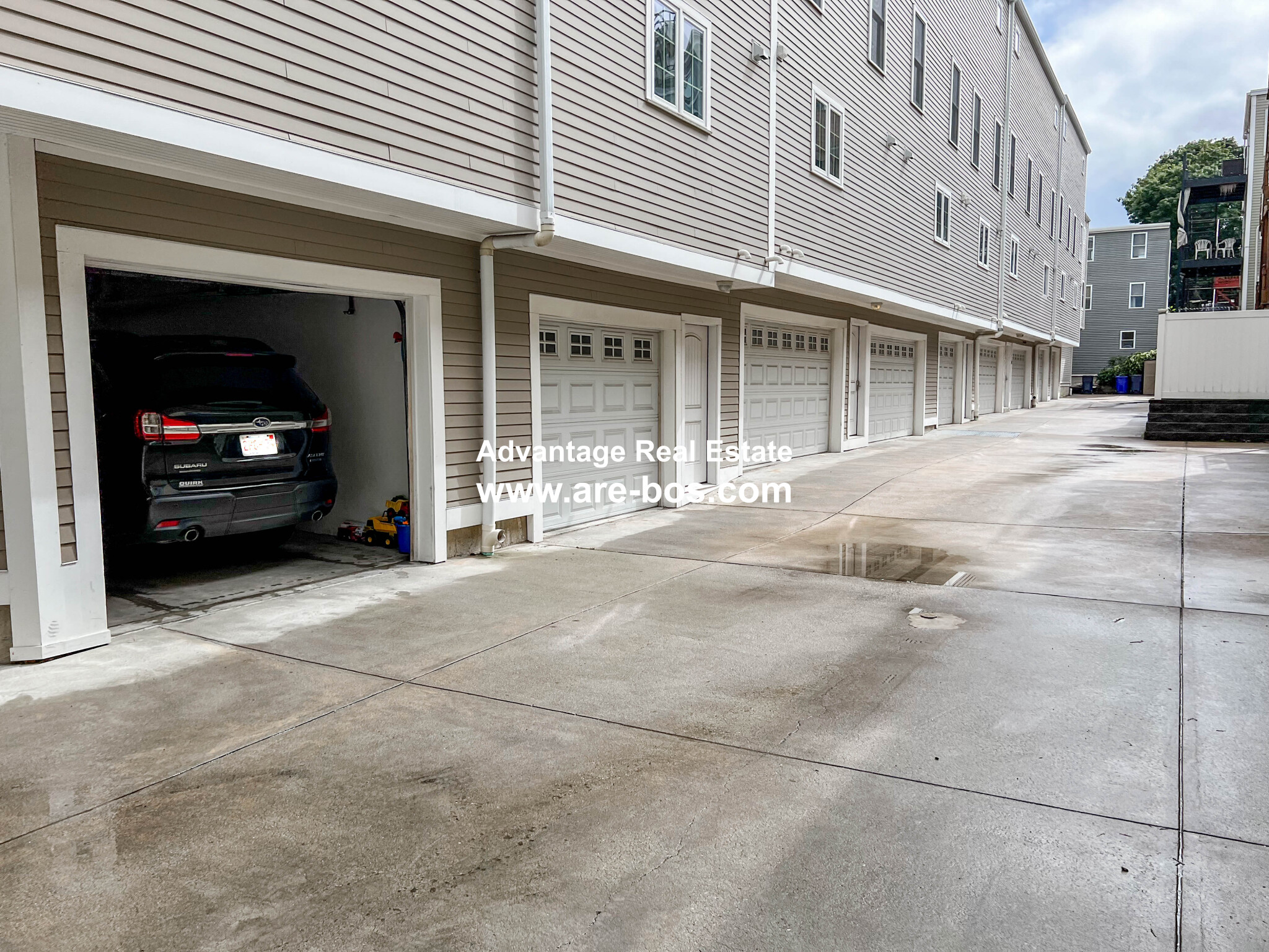 77 Dresser St, South Boston