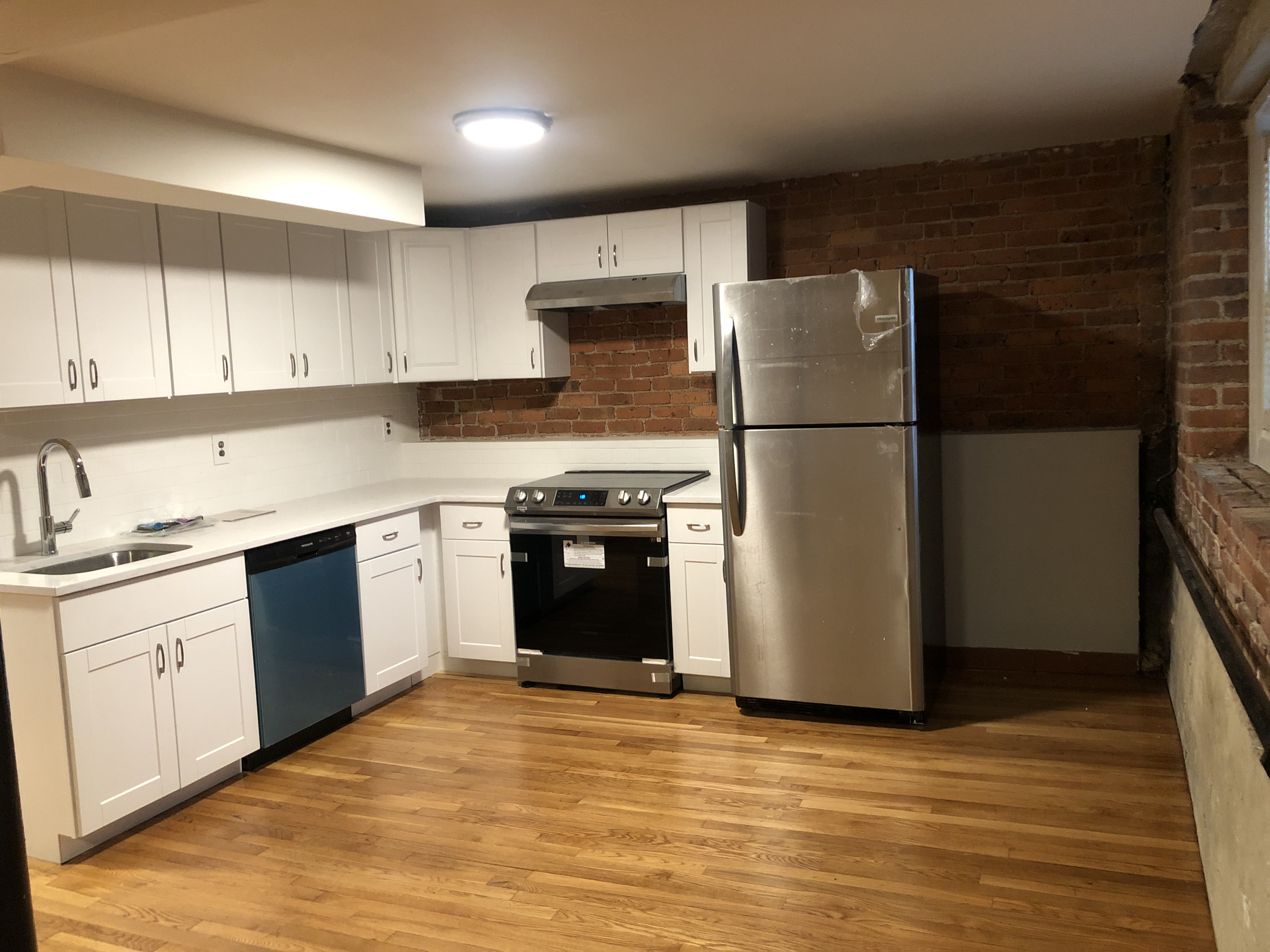 2 bed, 1 bath apartment for rent at 1400 Commonwealth Ave Unit 1, Allston — photo 12 of 21