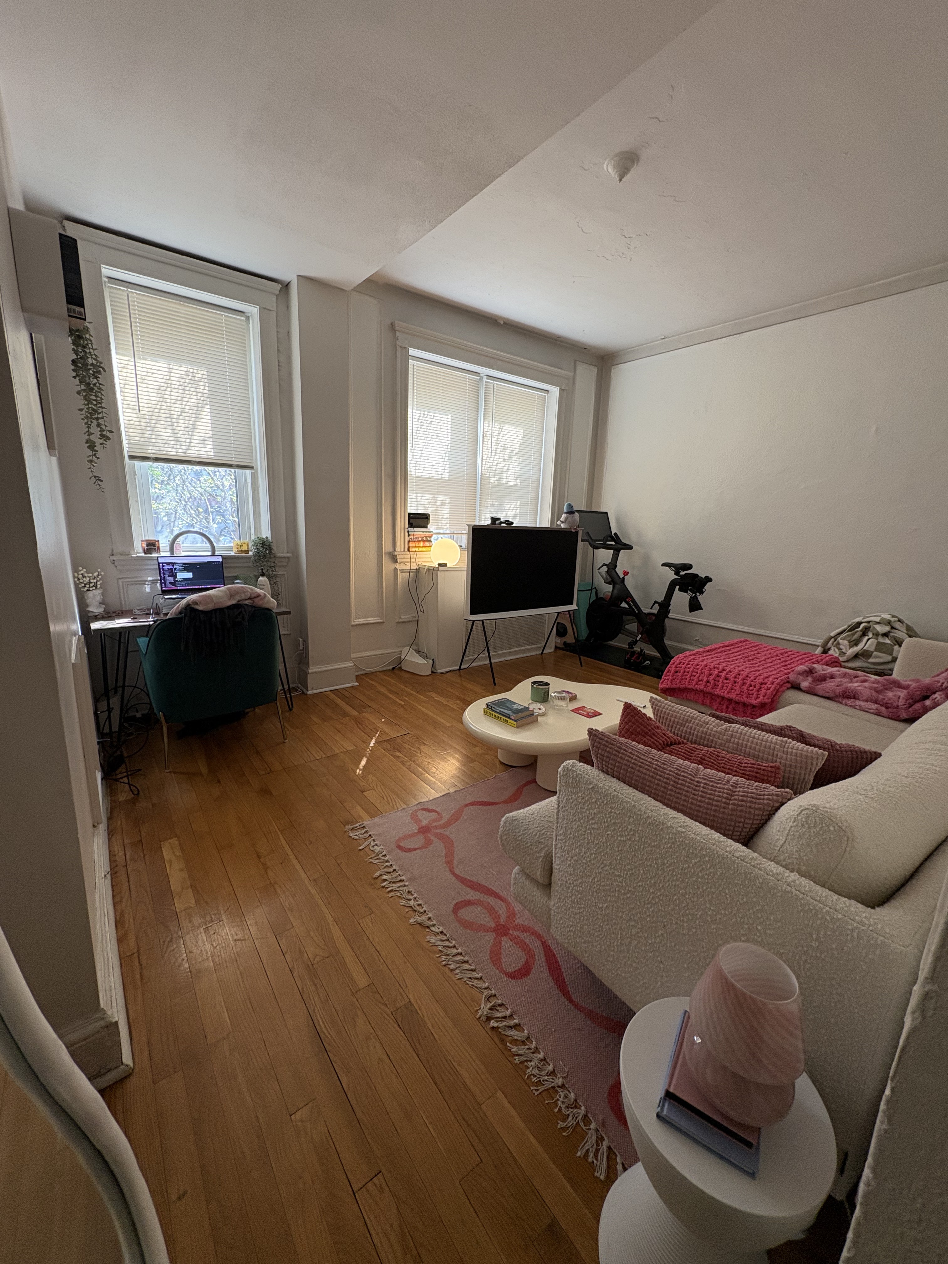 Pictures of  property for rent on Commonwealth Ave., Boston, MA 02135