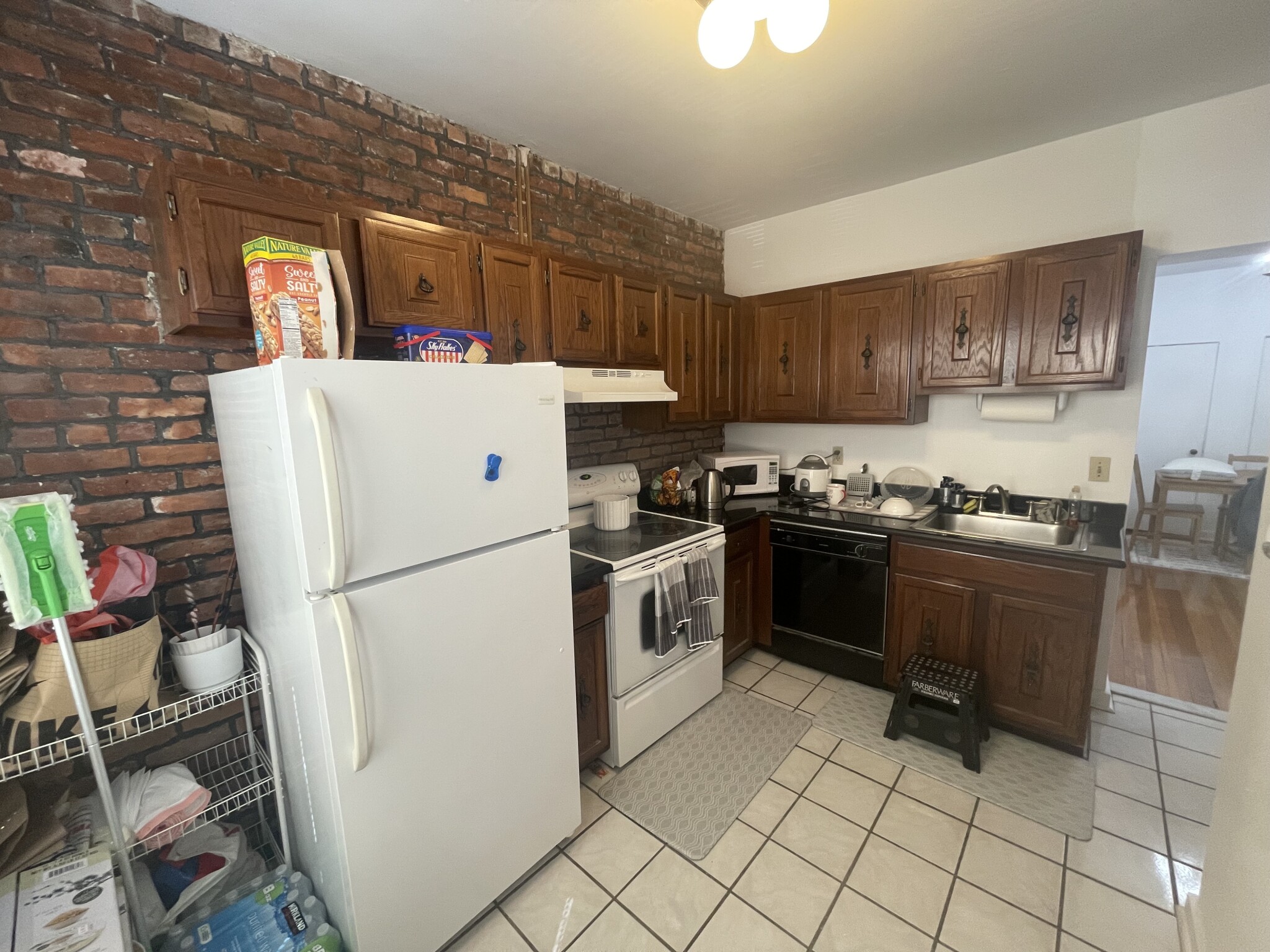 1404 Commonwealth Ave, Brighton