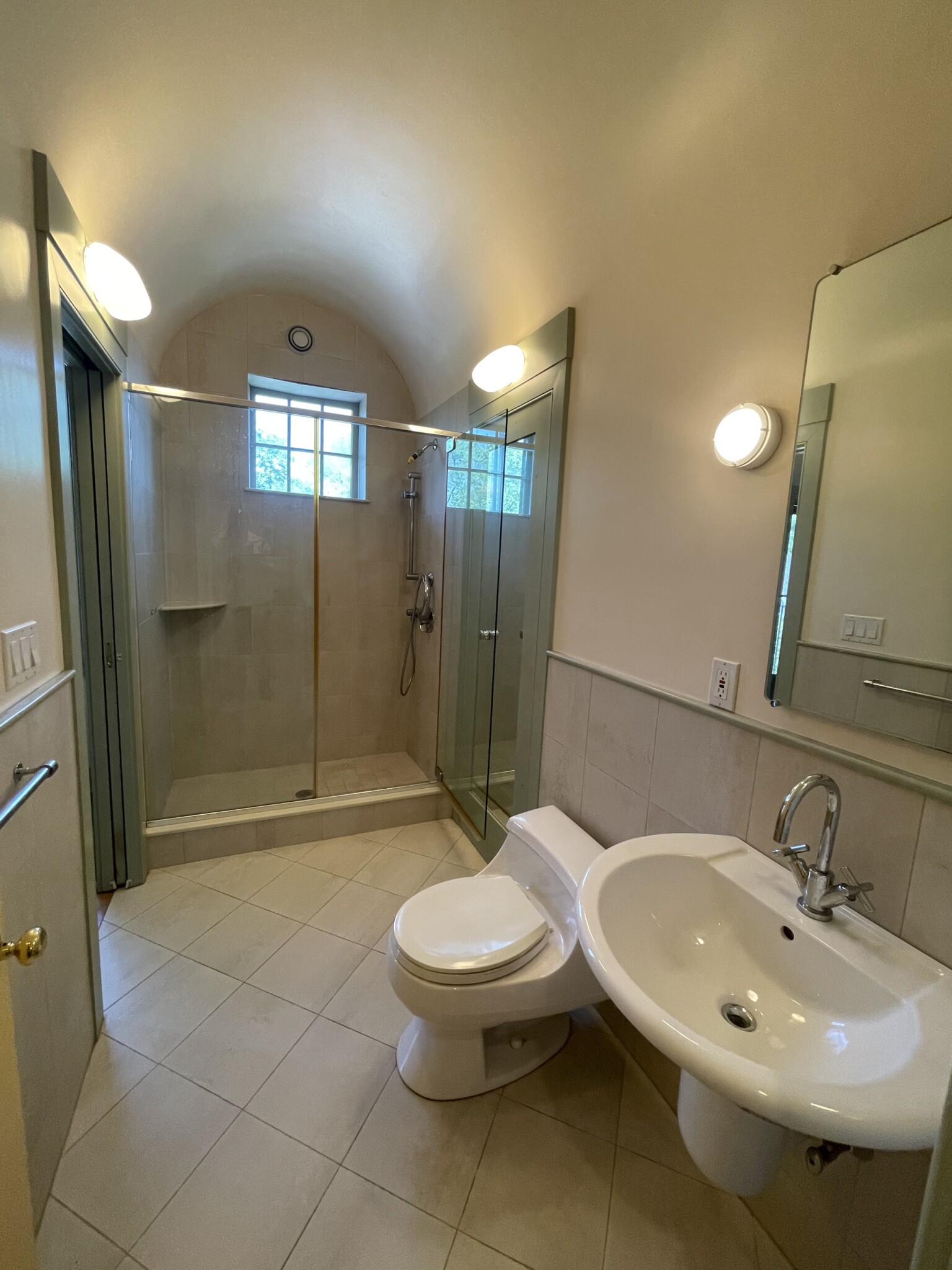 439 Washington St, Brookline Hills