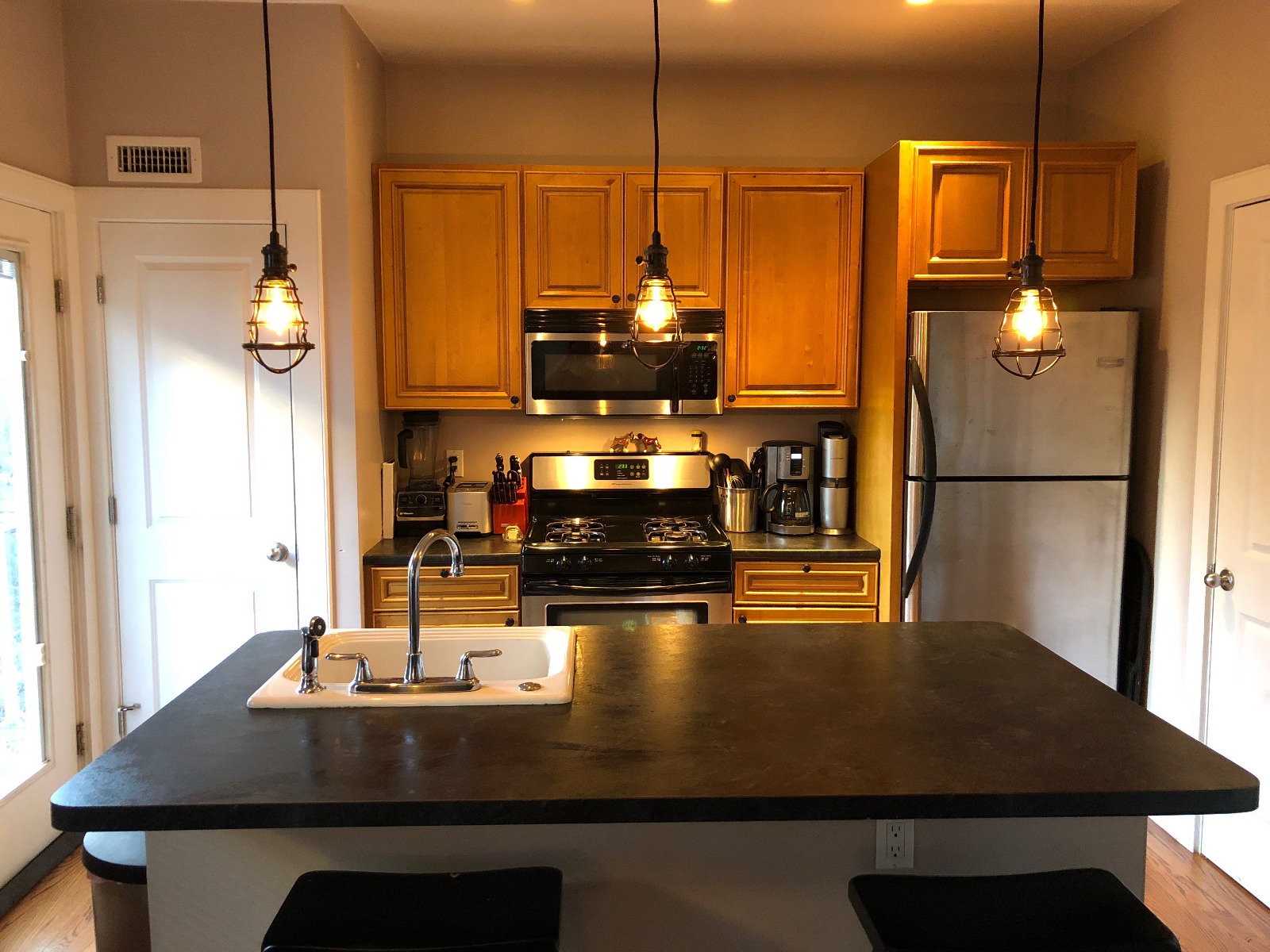 2 bed, 1.5 bath apartment for rent at 842 Dorchester Ave Unit 1L, Dorchester — photo 2 of 23