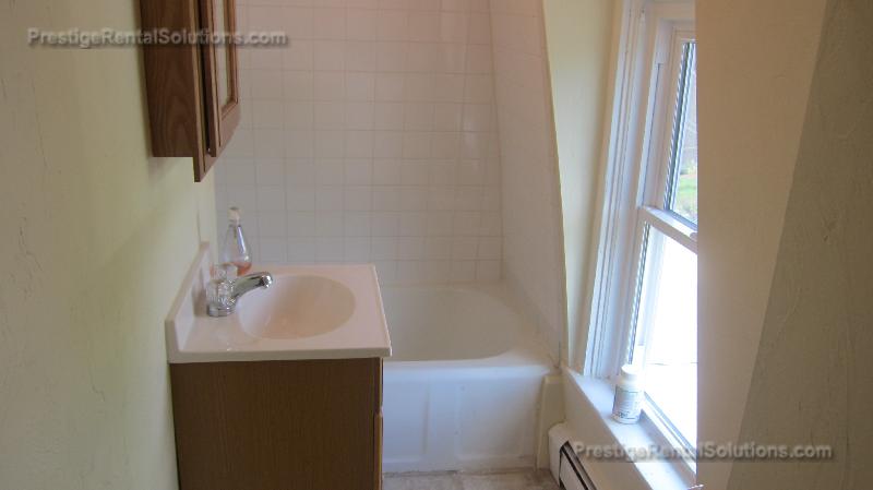 16 Central Ave, Hyde Park