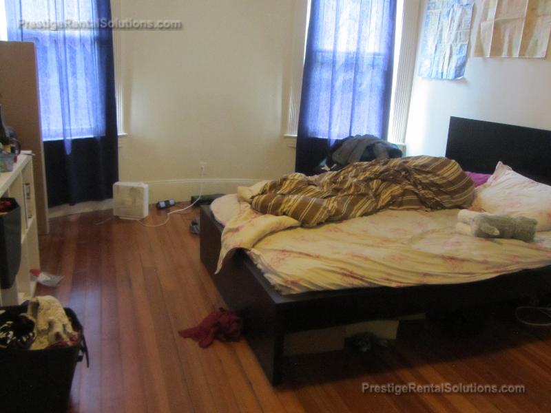 1589 Beacon St, Washington Square