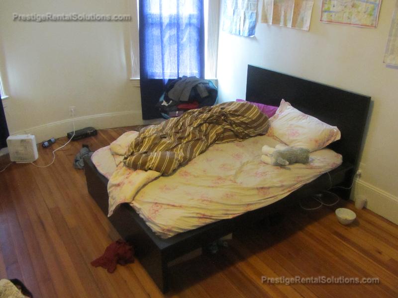 1589 Beacon St, Washington Square