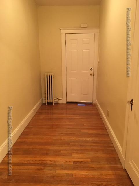 1140 River St, Hyde Park