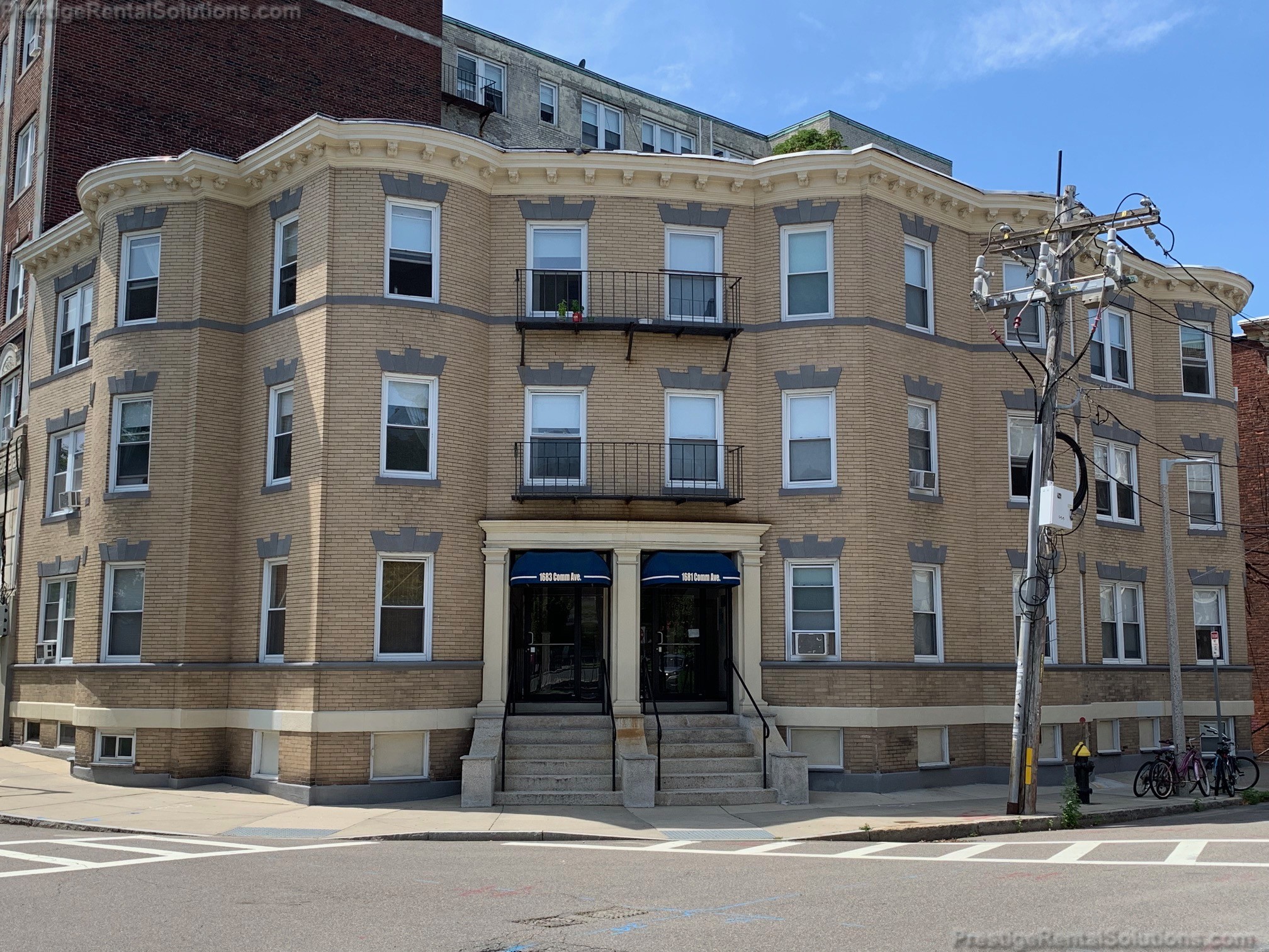 1683 Commonwealth Ave, Brighton