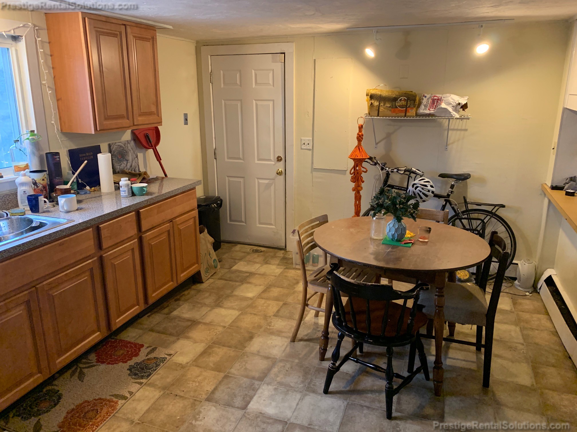 4 bed, 1.5 bath apartment for rent at 8 Walk Hill St Unit 1, Jamaica Plain — photo 2 of 20