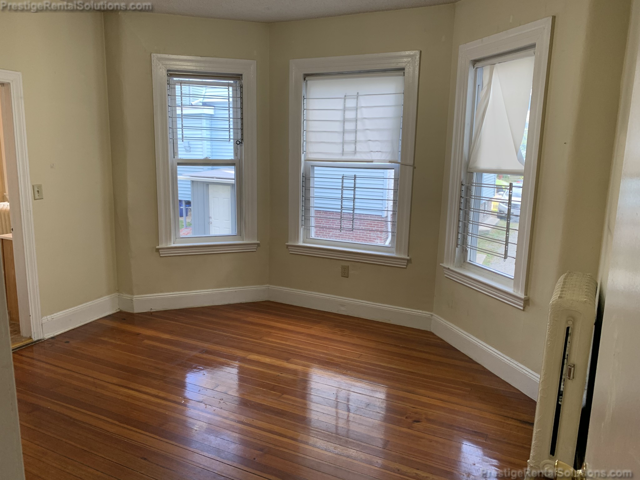 3 bed, 2 bath apartment for rent at 82 Robbins St Unit 1, Waltham — photo 5 of 17