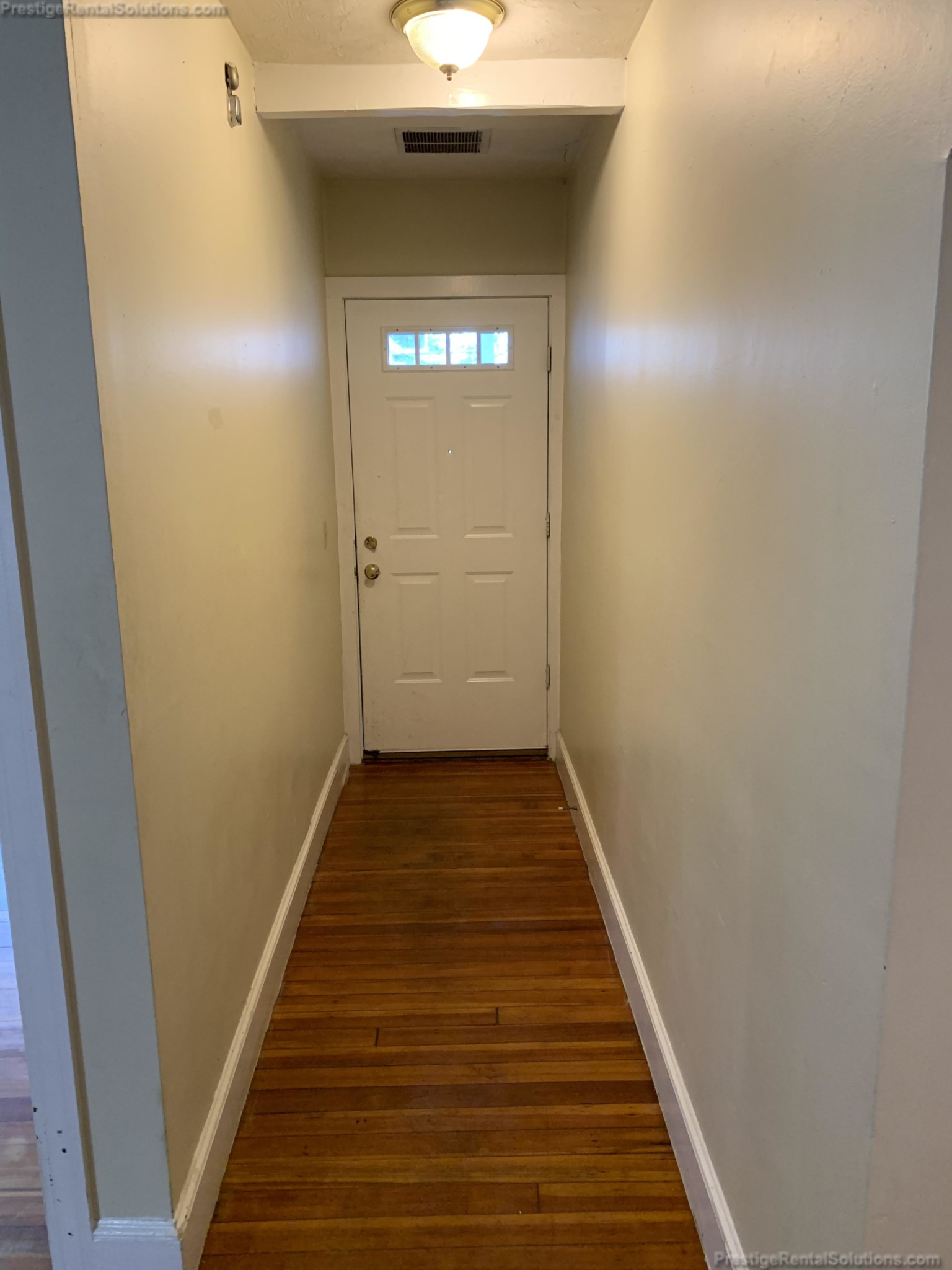 3 bed, 2 bath apartment for rent at 82 Robbins St Unit 1, Waltham — photo 15 of 17