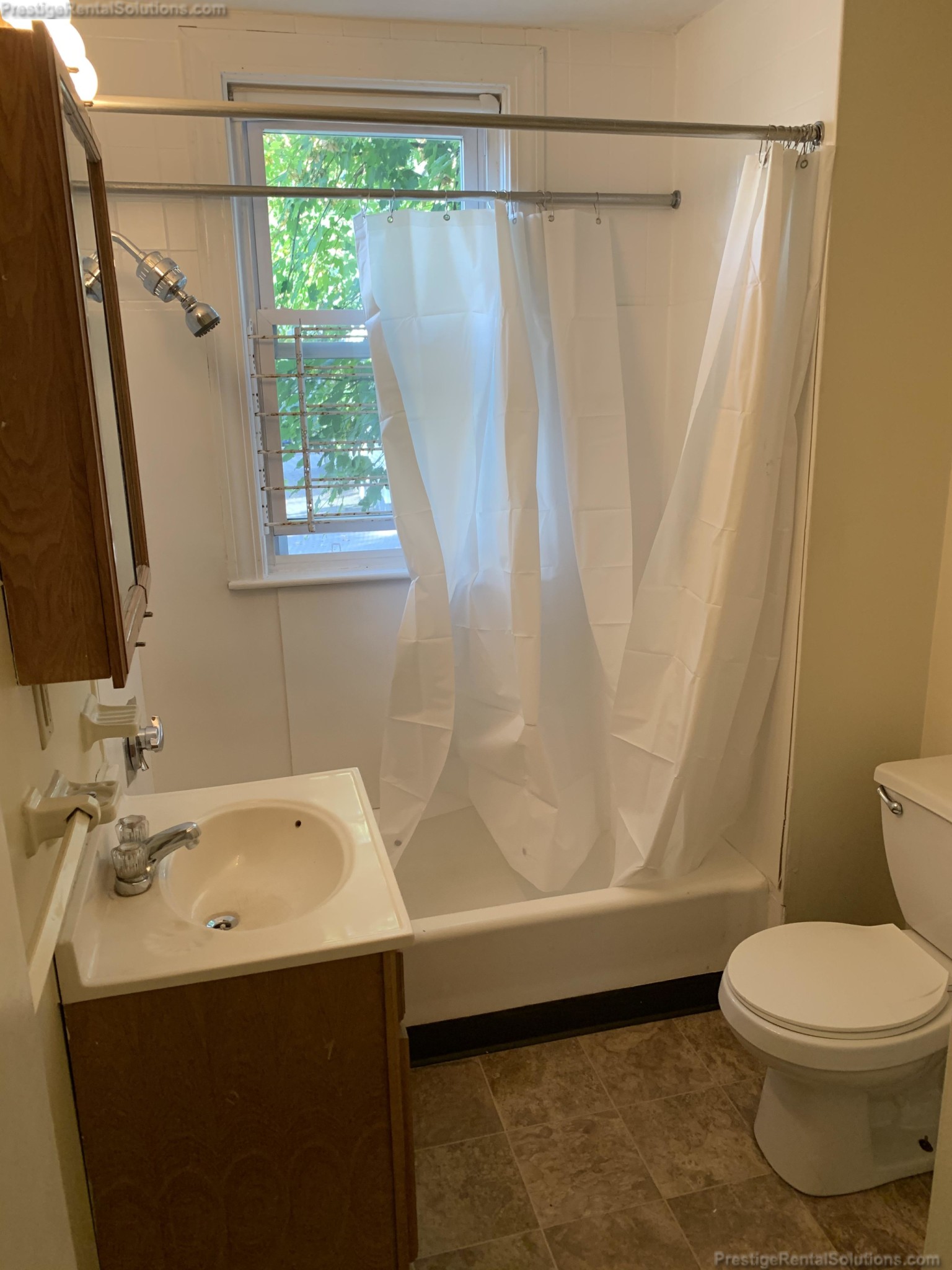 3 bed, 2 bath apartment for rent at 82 Robbins St Unit 1, Waltham — photo 12 of 17