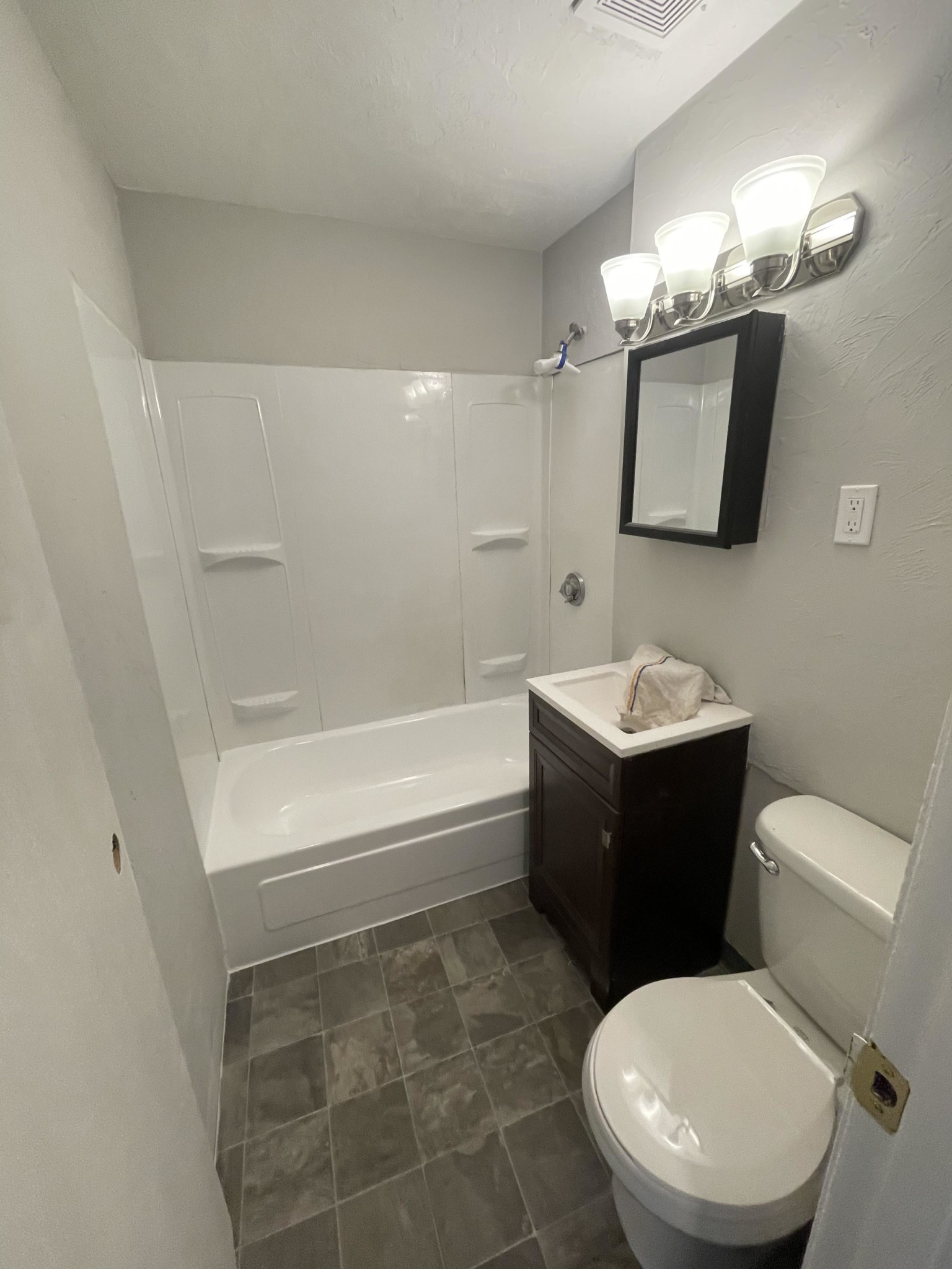 231 Harrison Ave, Chinatown