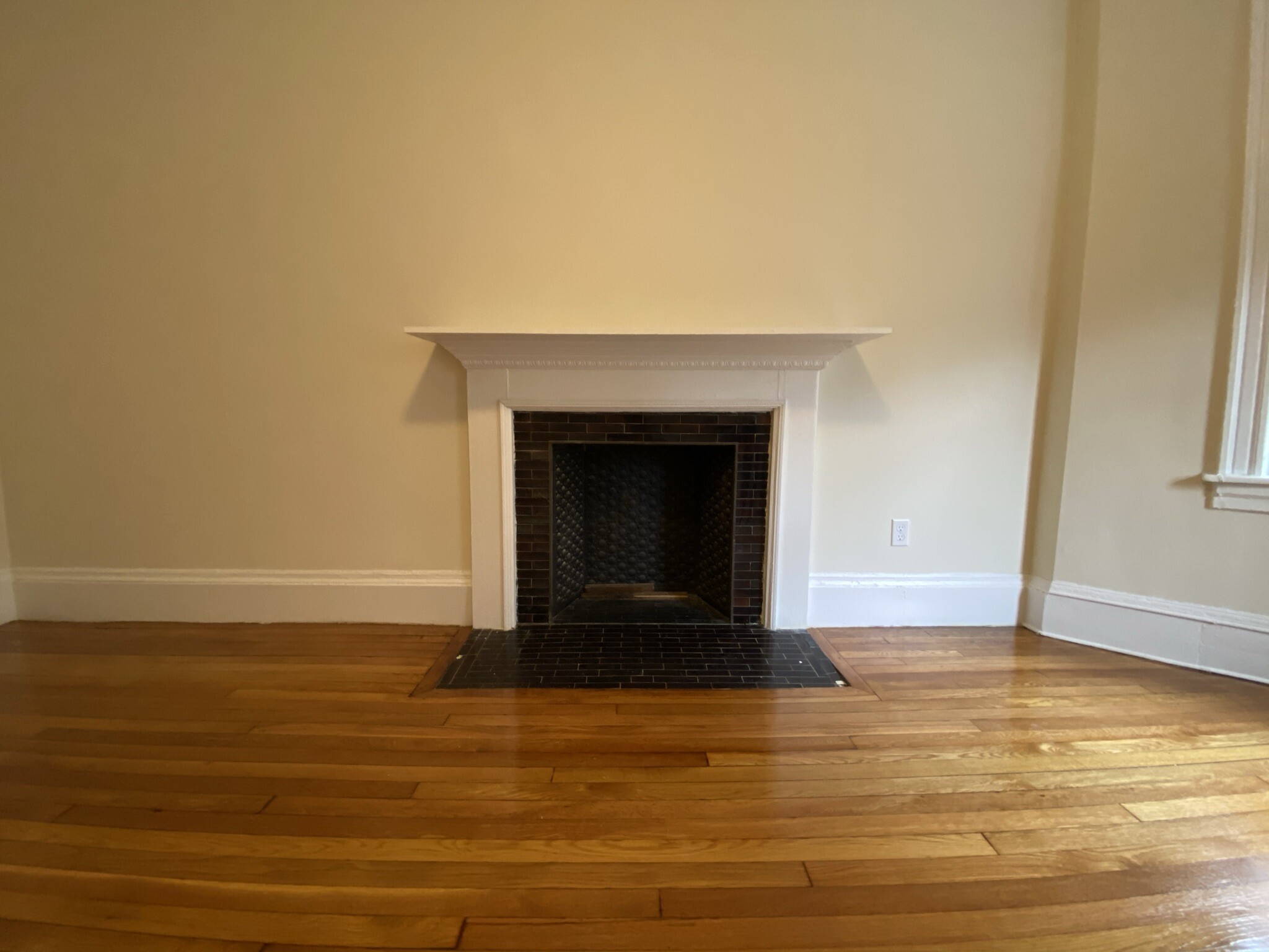 1788 Beacon St, Washington Square