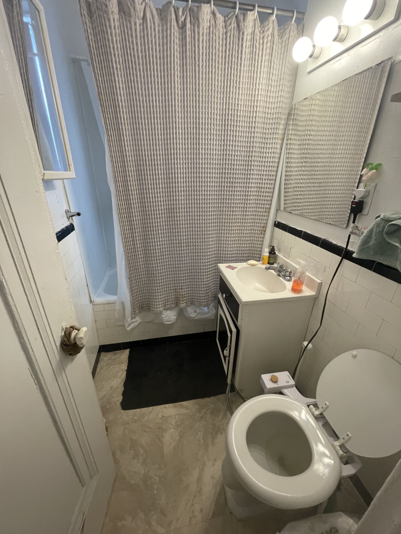 1687 Commonwealth Ave, Brighton