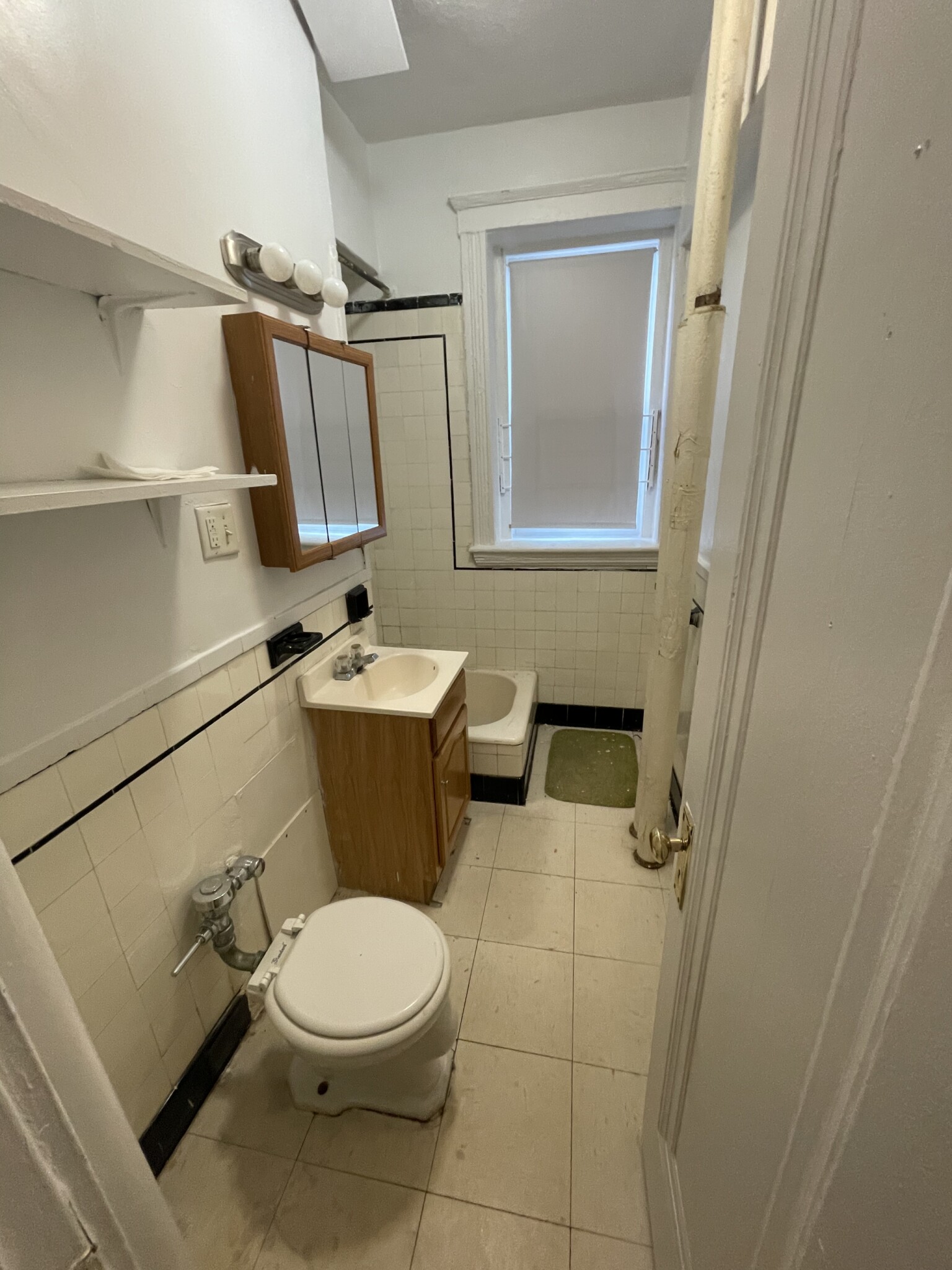 1 bed, 1 bath apartment for rent at 1820 Commonwealth Ave Unit 6A, Brighton — photo 4 of 13