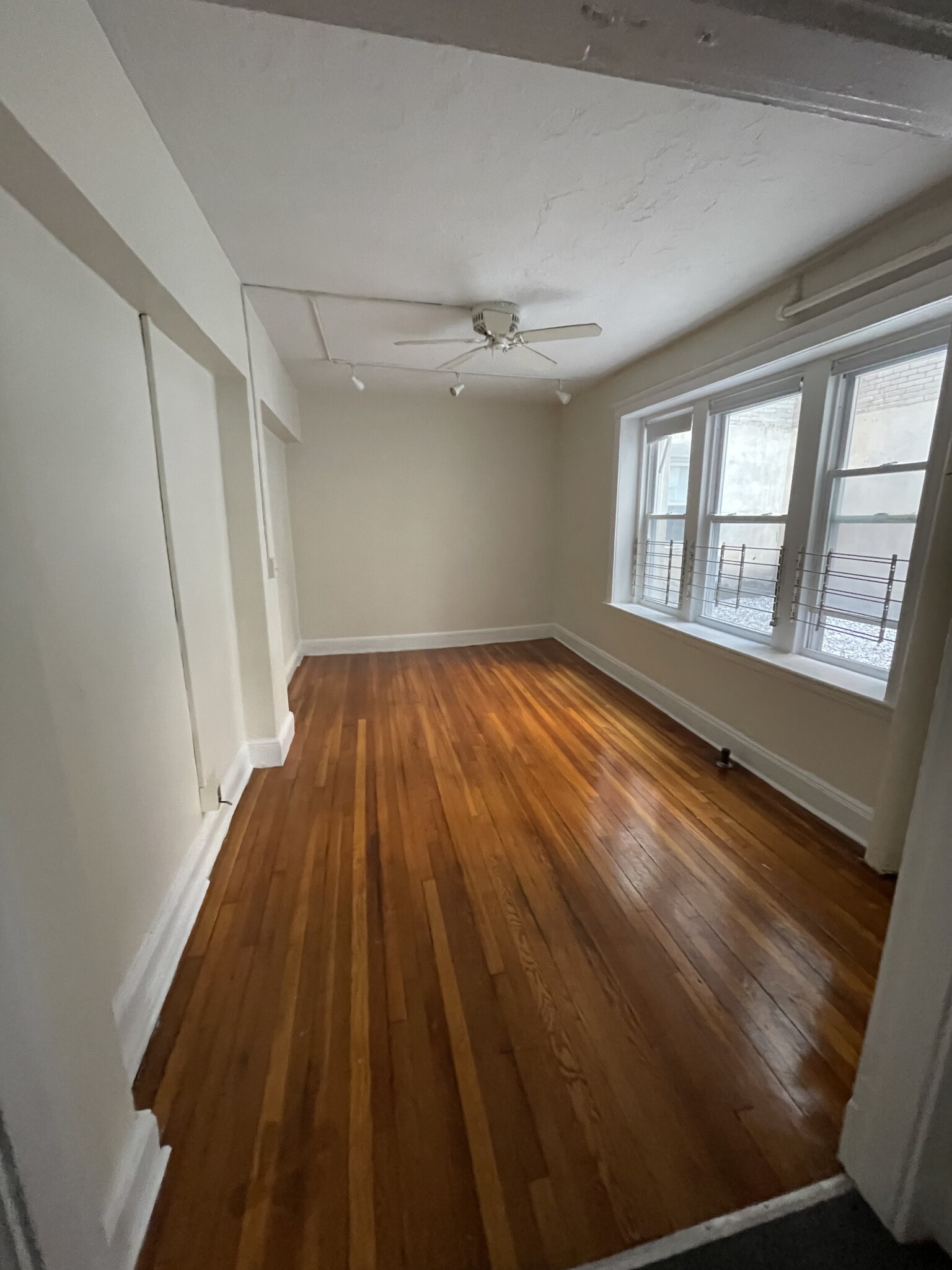 1 bed, 1 bath apartment for rent at 1820 Commonwealth Ave Unit 6A, Brighton — photo 5 of 13