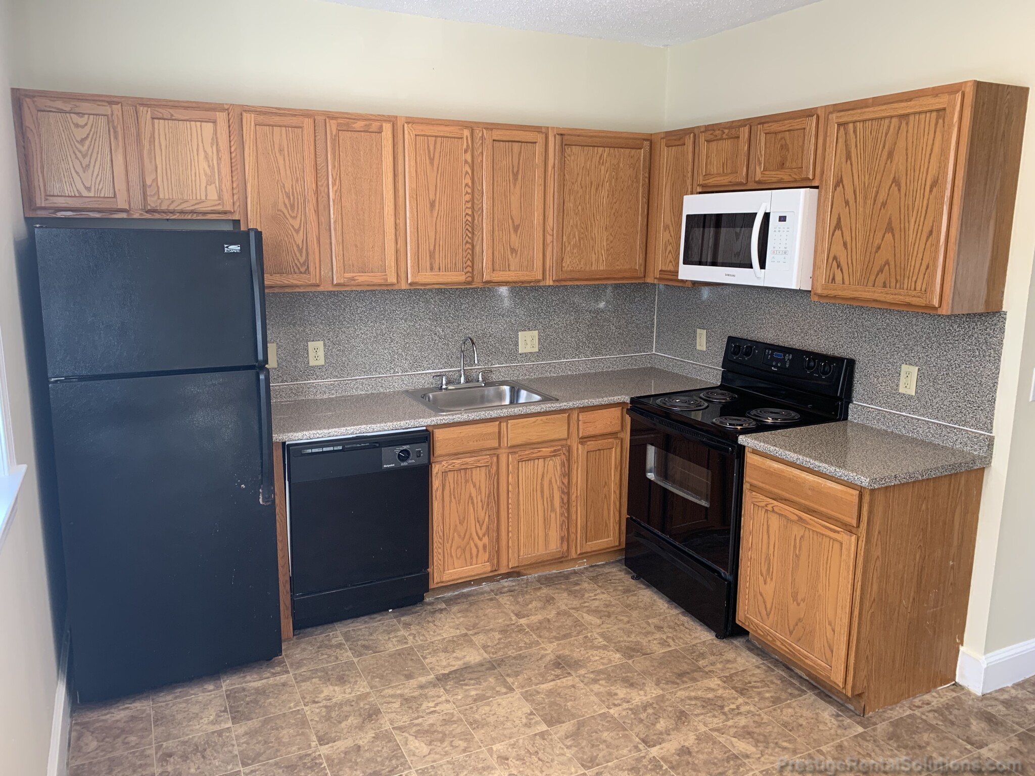 82 Robbins St, Waltham