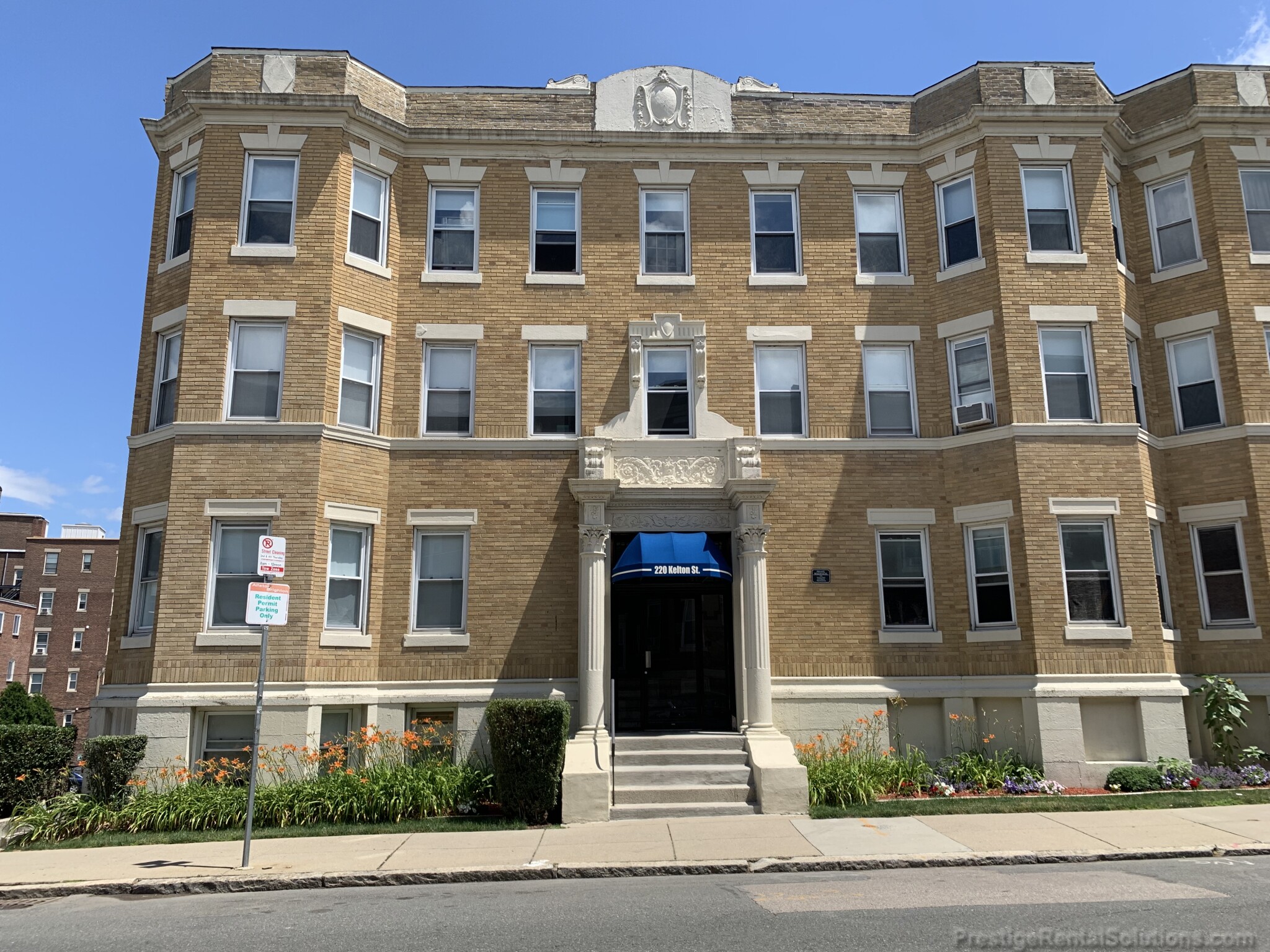 220 Kelton St, Allston