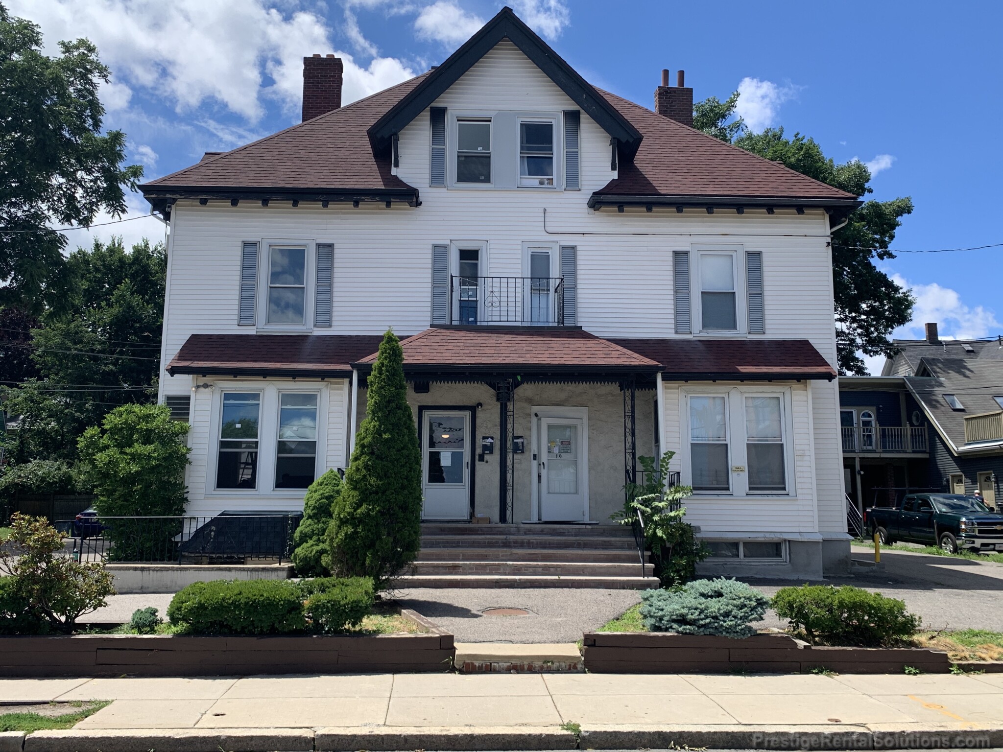 19 Linden St, Allston